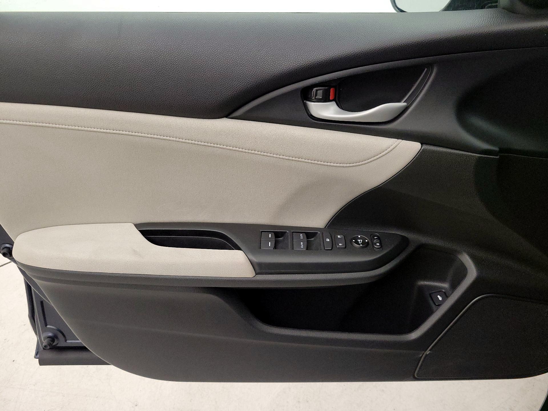 Thumbnail: 2021 Honda Insight - 12