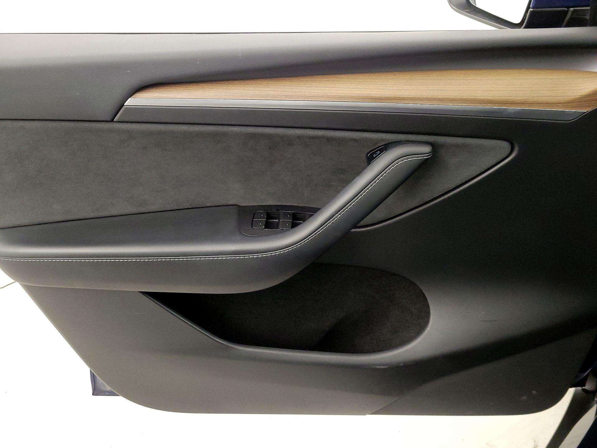 Thumbnail: 2022 Tesla Model Y - 12