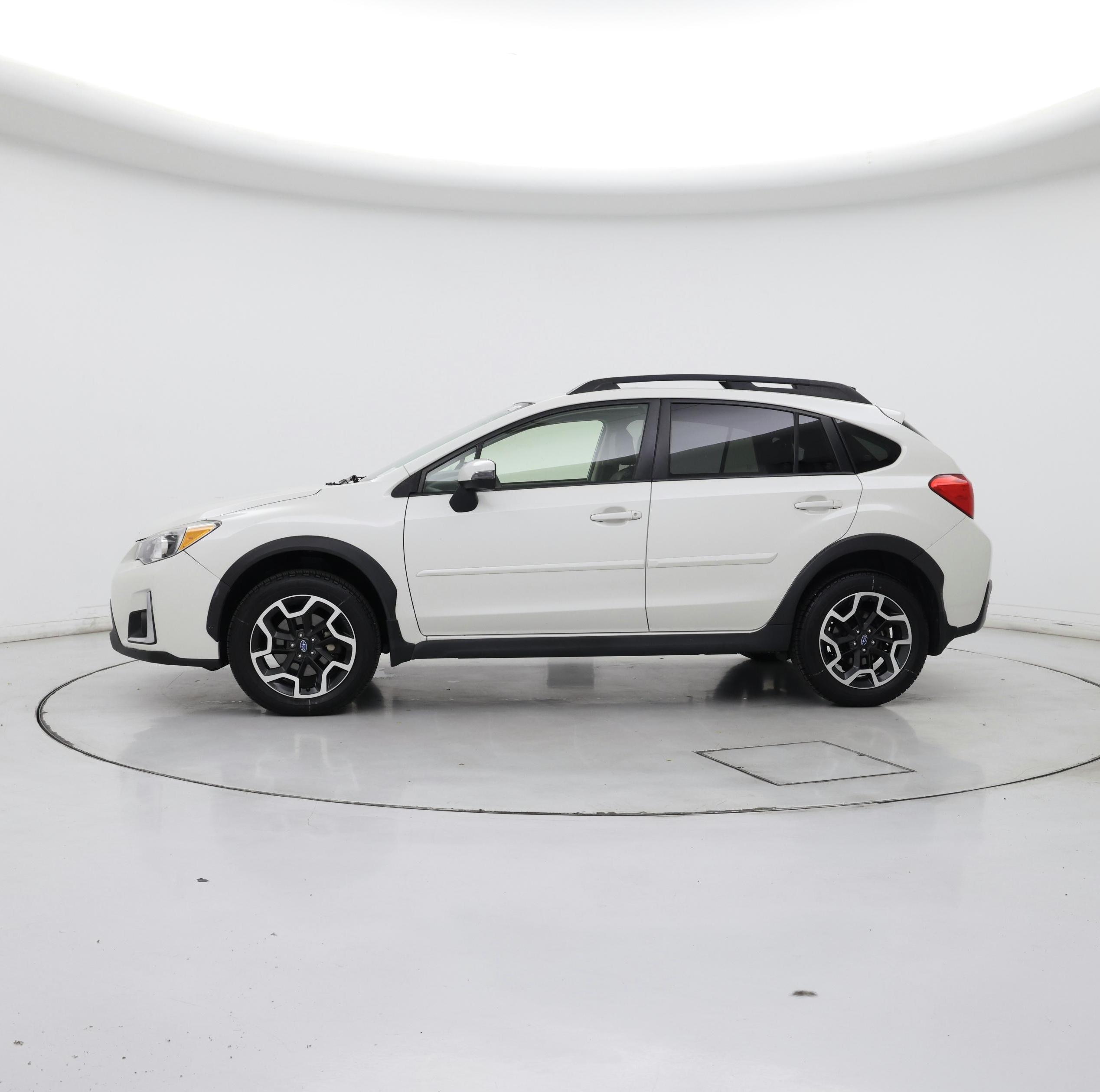 Thumbnail: 2016 Subaru XV Crosstrek - 3