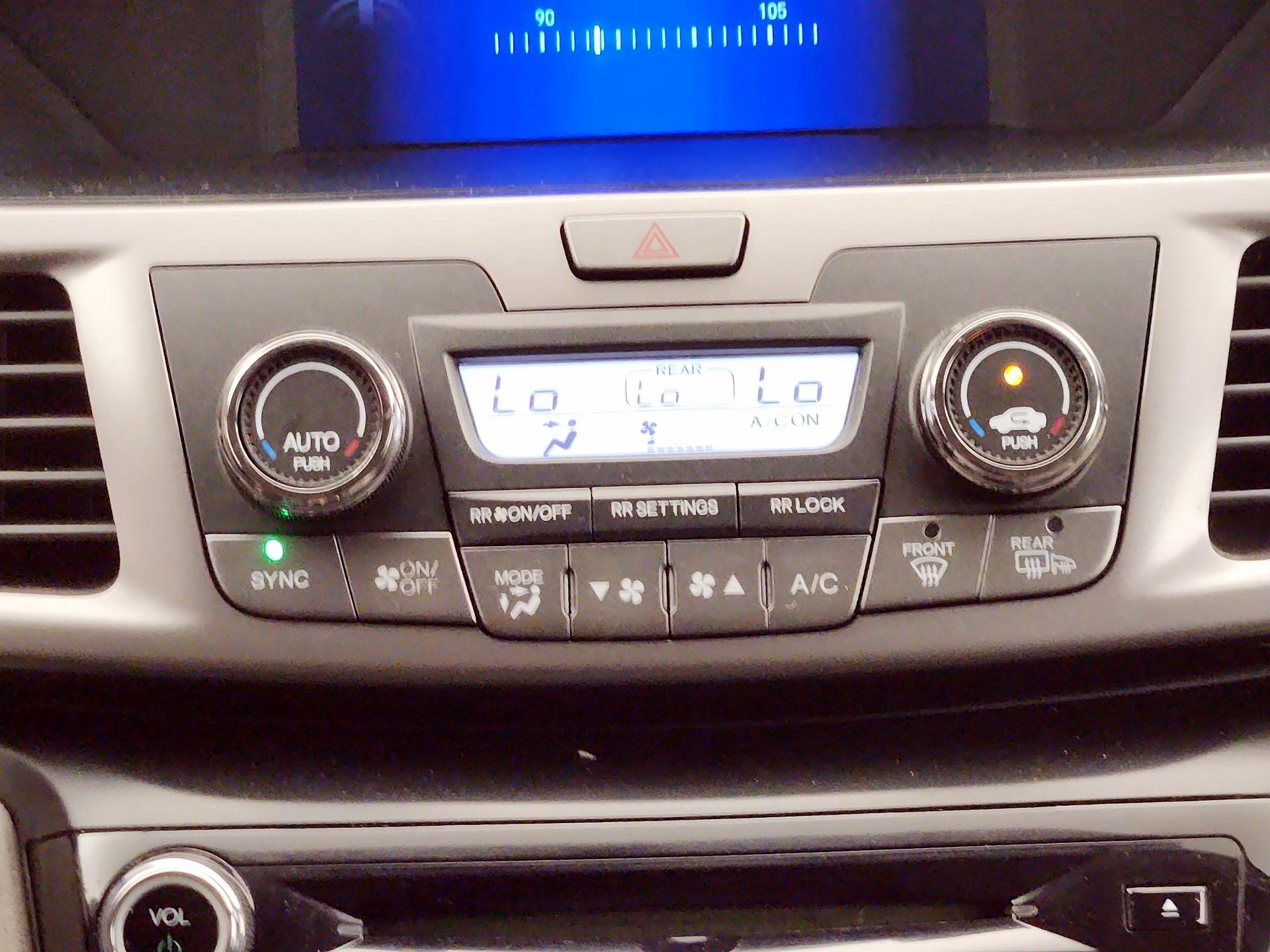 Thumbnail: 2015 Honda Odyssey - 16