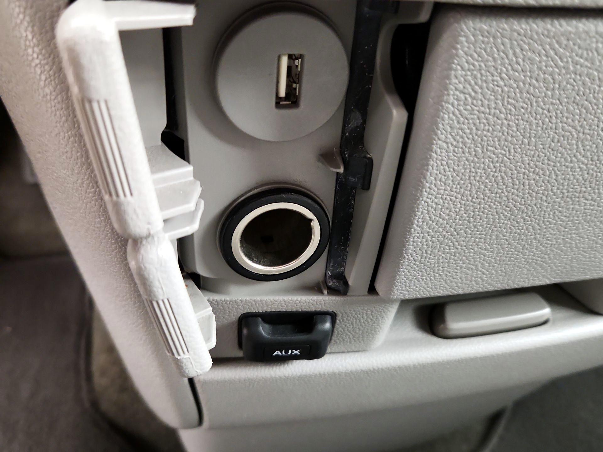 Thumbnail: 2015 Honda Odyssey - 18