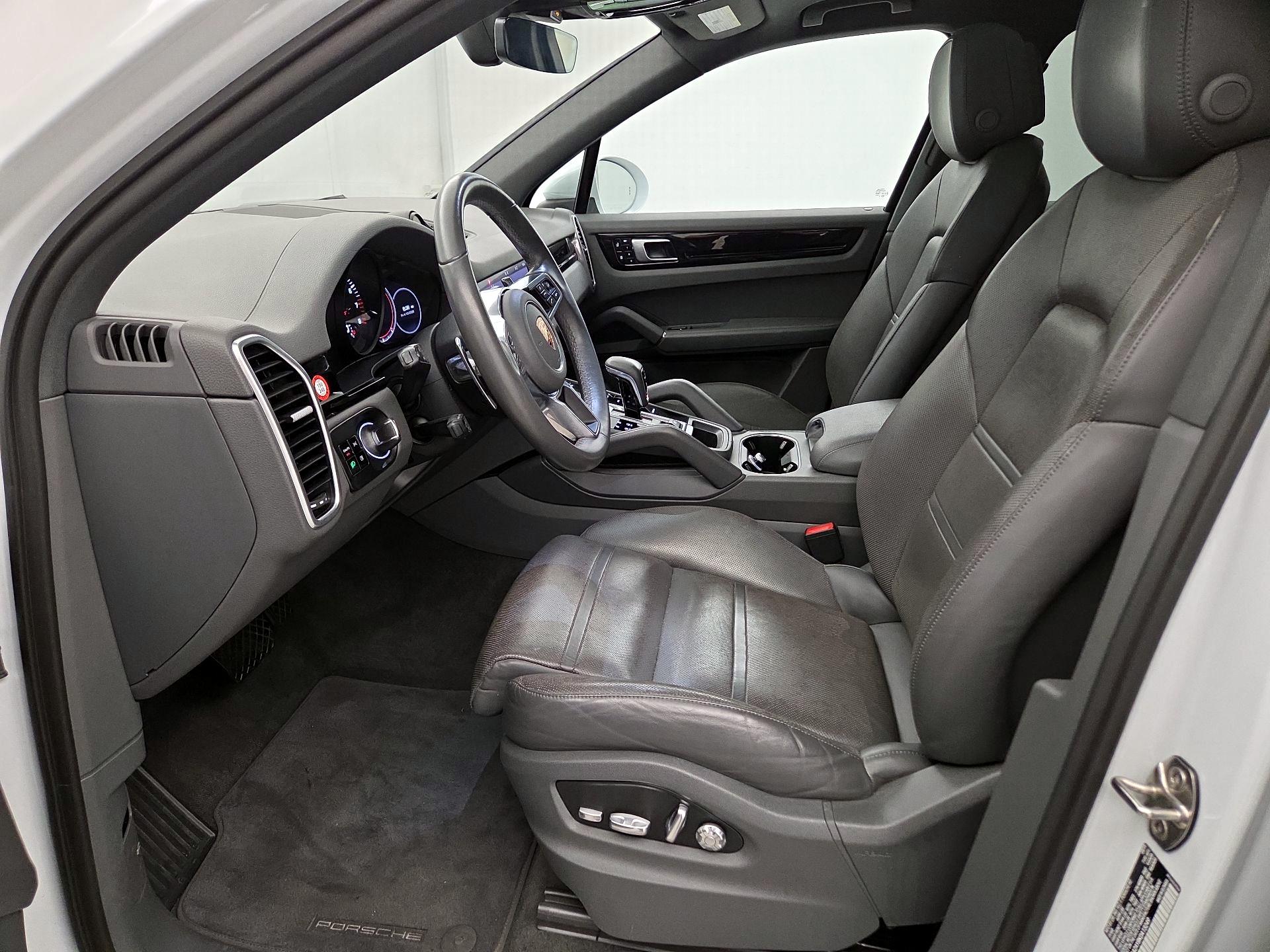 Thumbnail: 2019 Porsche Cayenne - 11