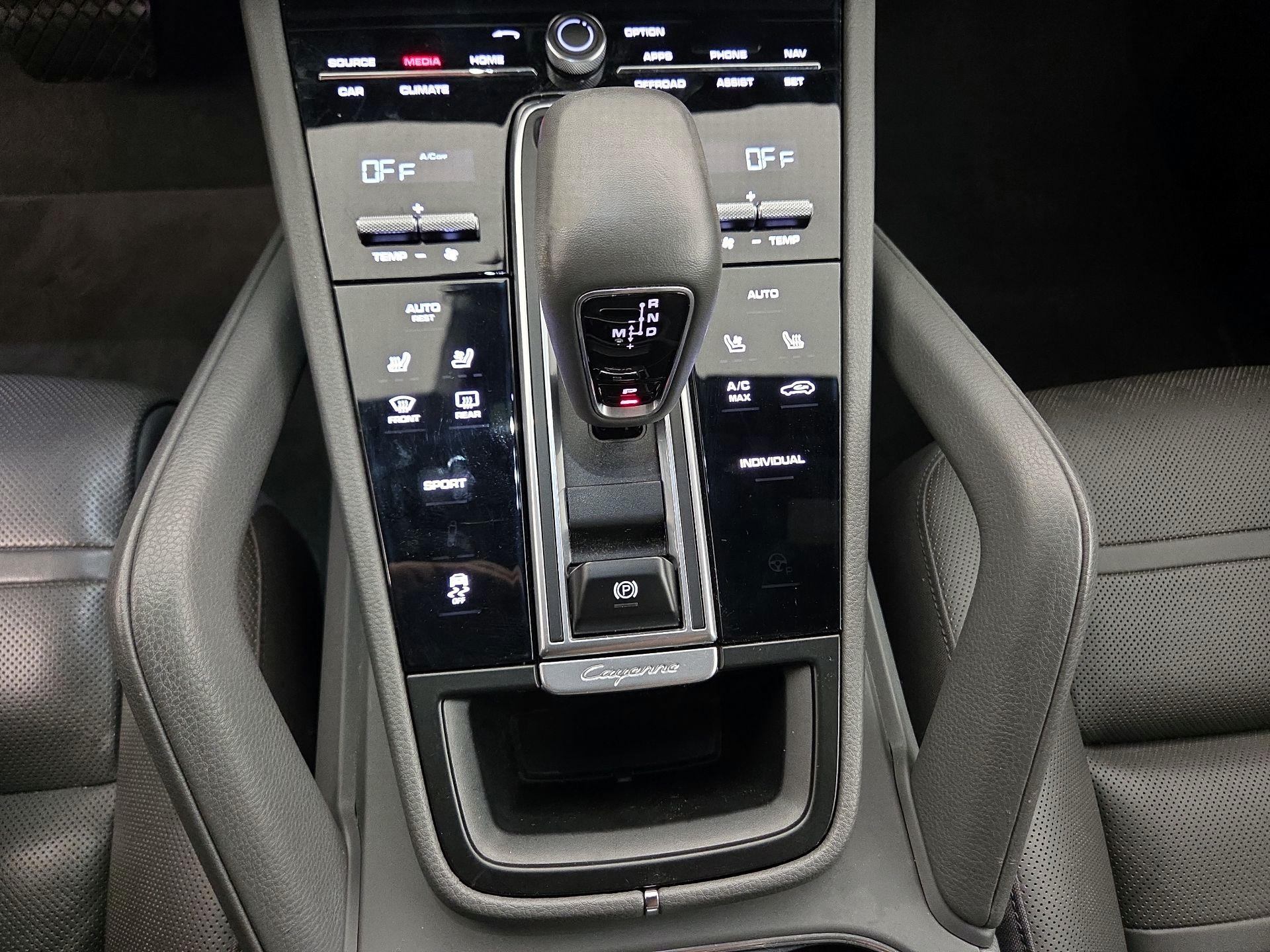Thumbnail: 2019 Porsche Cayenne - 18