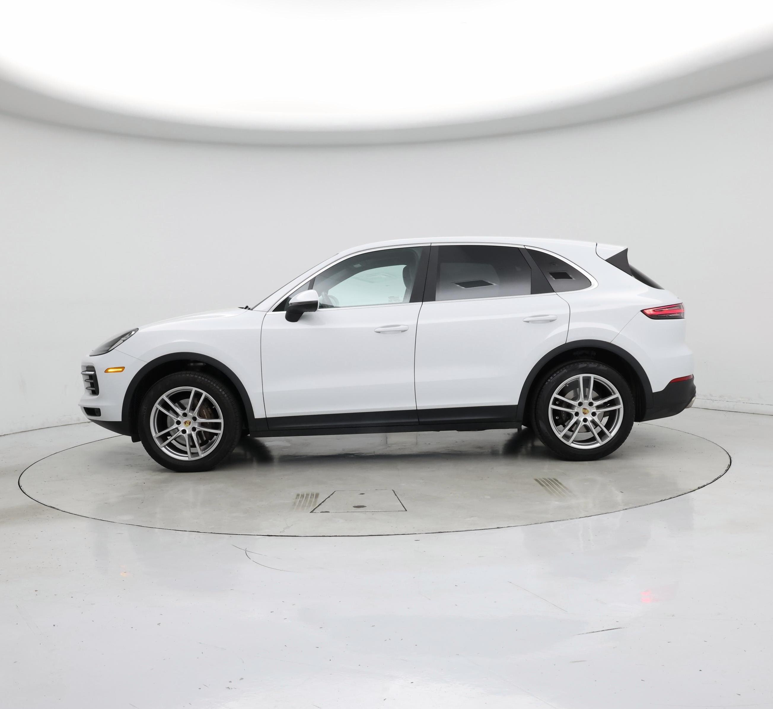 Thumbnail: 2019 Porsche Cayenne - 3