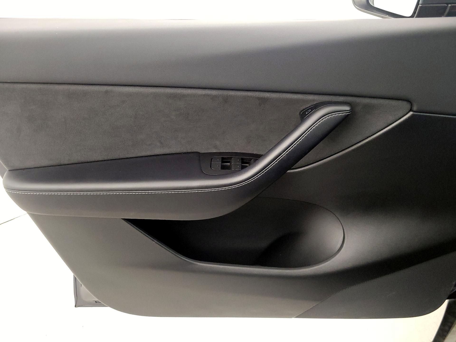 Thumbnail: 2021 Tesla Model Y - 12