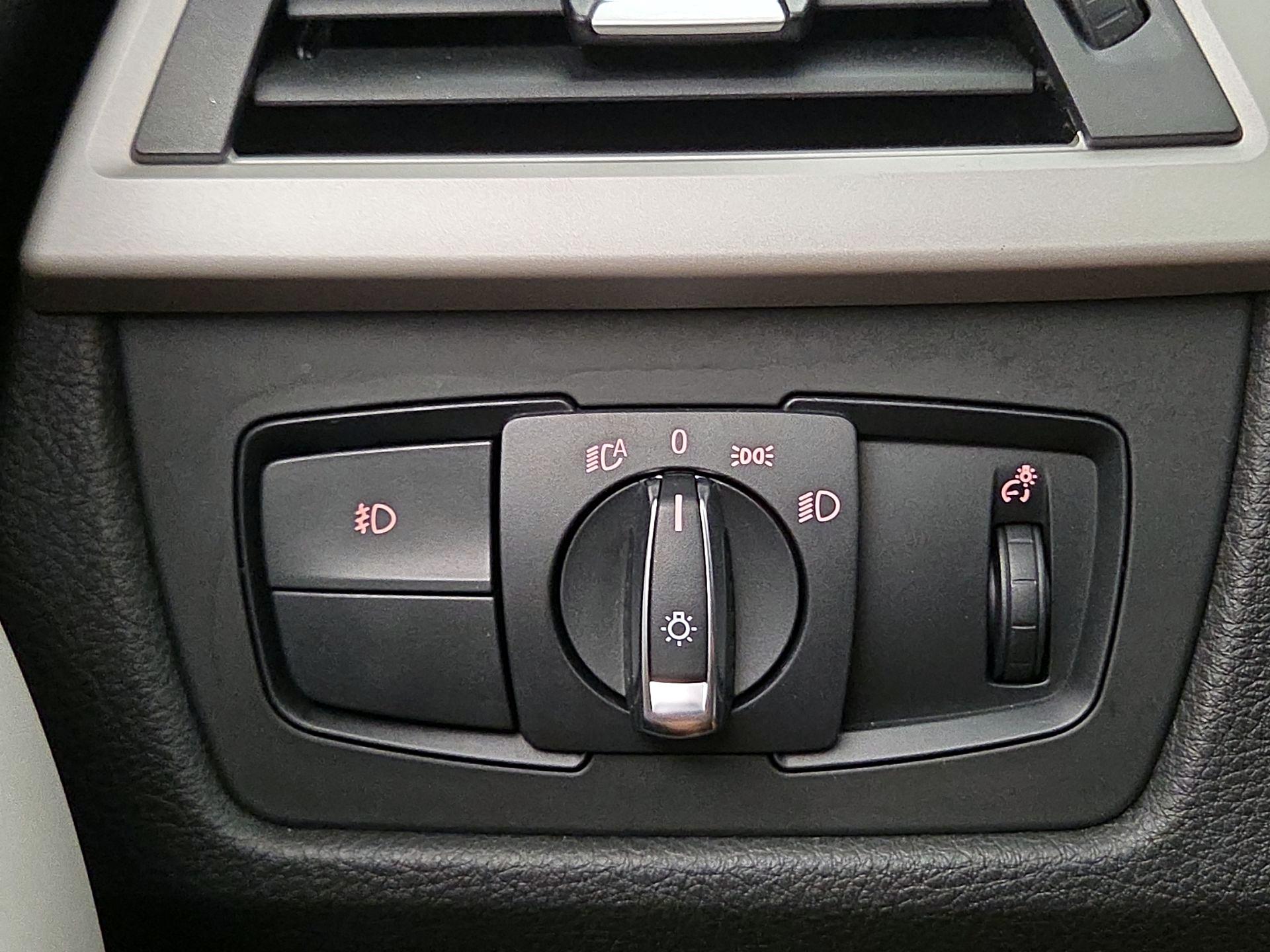 Thumbnail: 2015 BMW 3 Series - 13