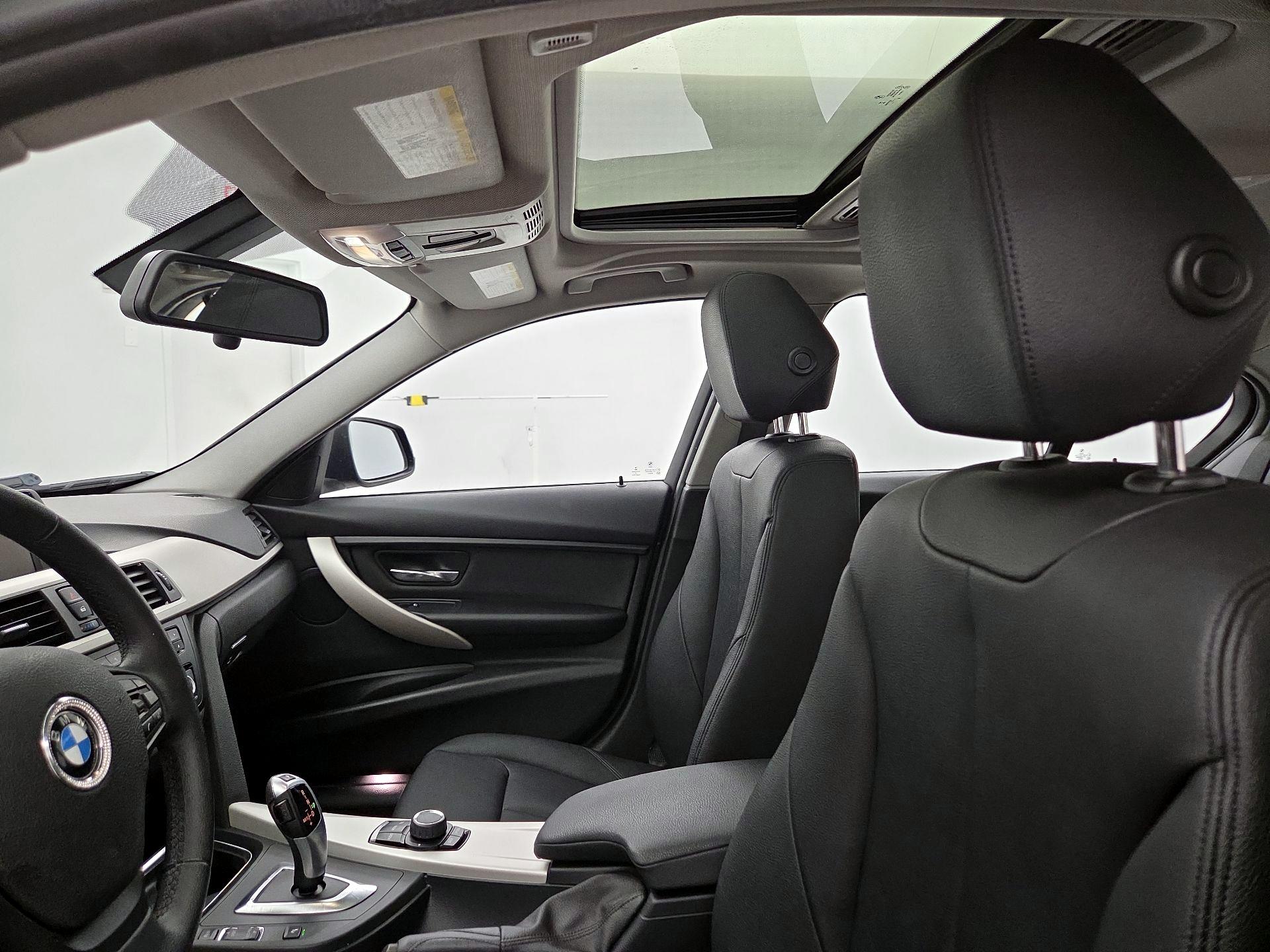 Thumbnail: 2015 BMW 3 Series - 19