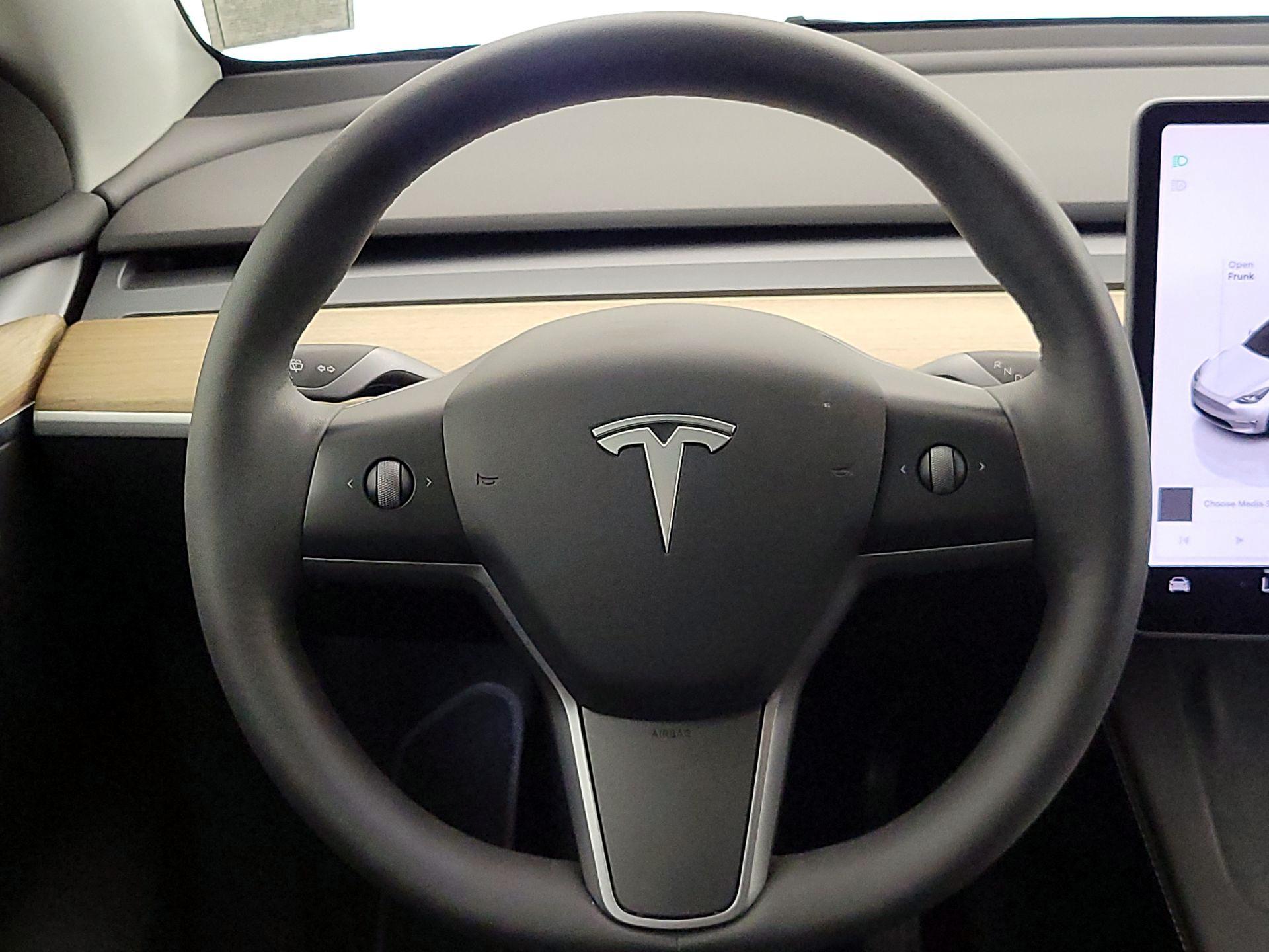 Thumbnail: 2023 Tesla Model Y - 10