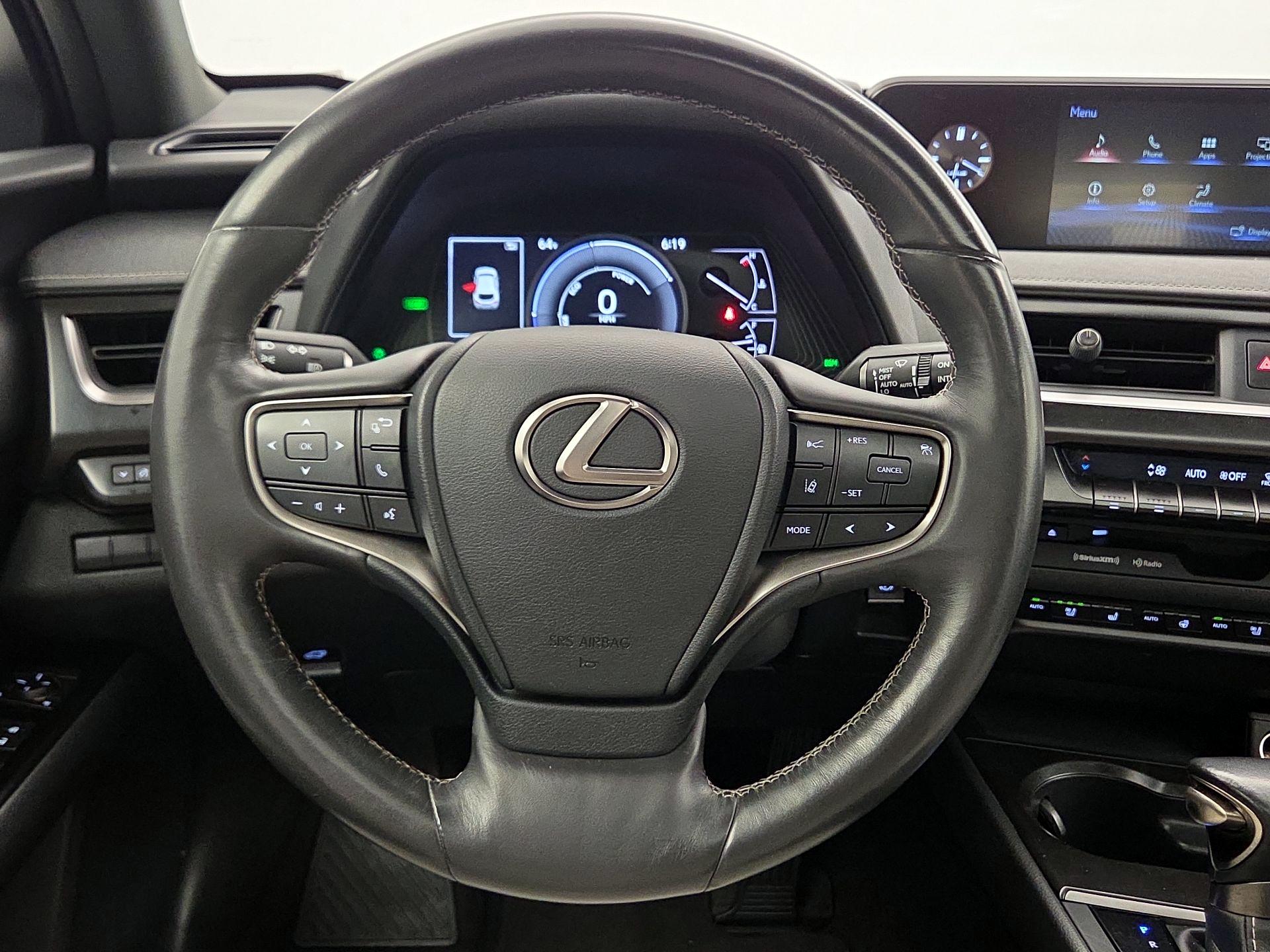 Thumbnail: 2020 Lexus UX - 10