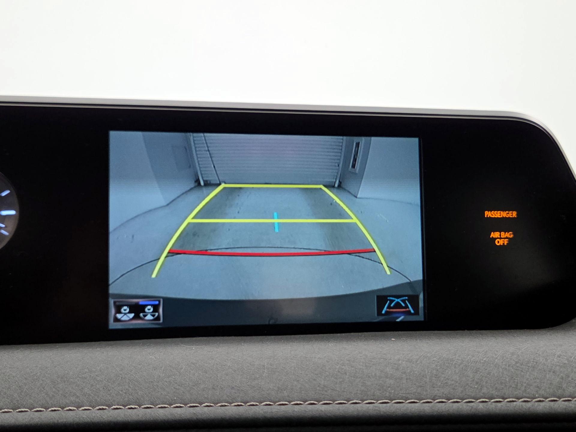 Thumbnail: 2020 Lexus UX - 14