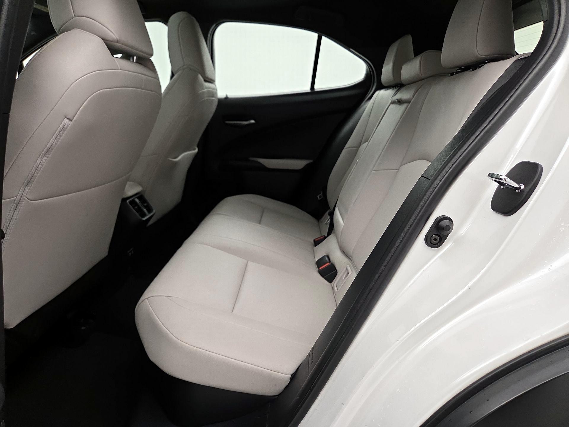 Thumbnail: 2020 Lexus UX - 20