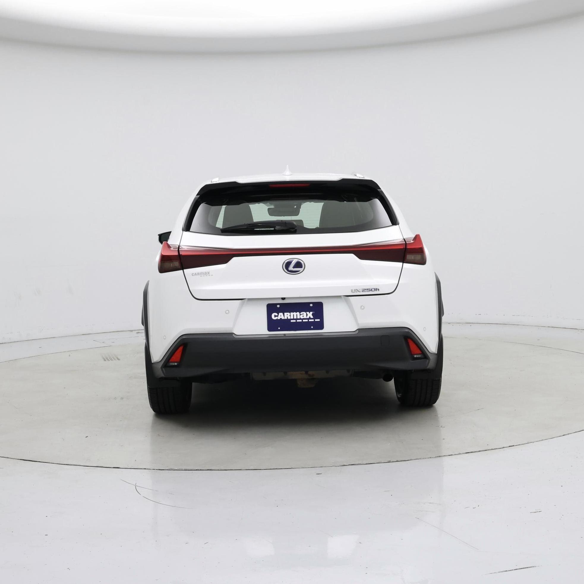 Thumbnail: 2020 Lexus UX - 6