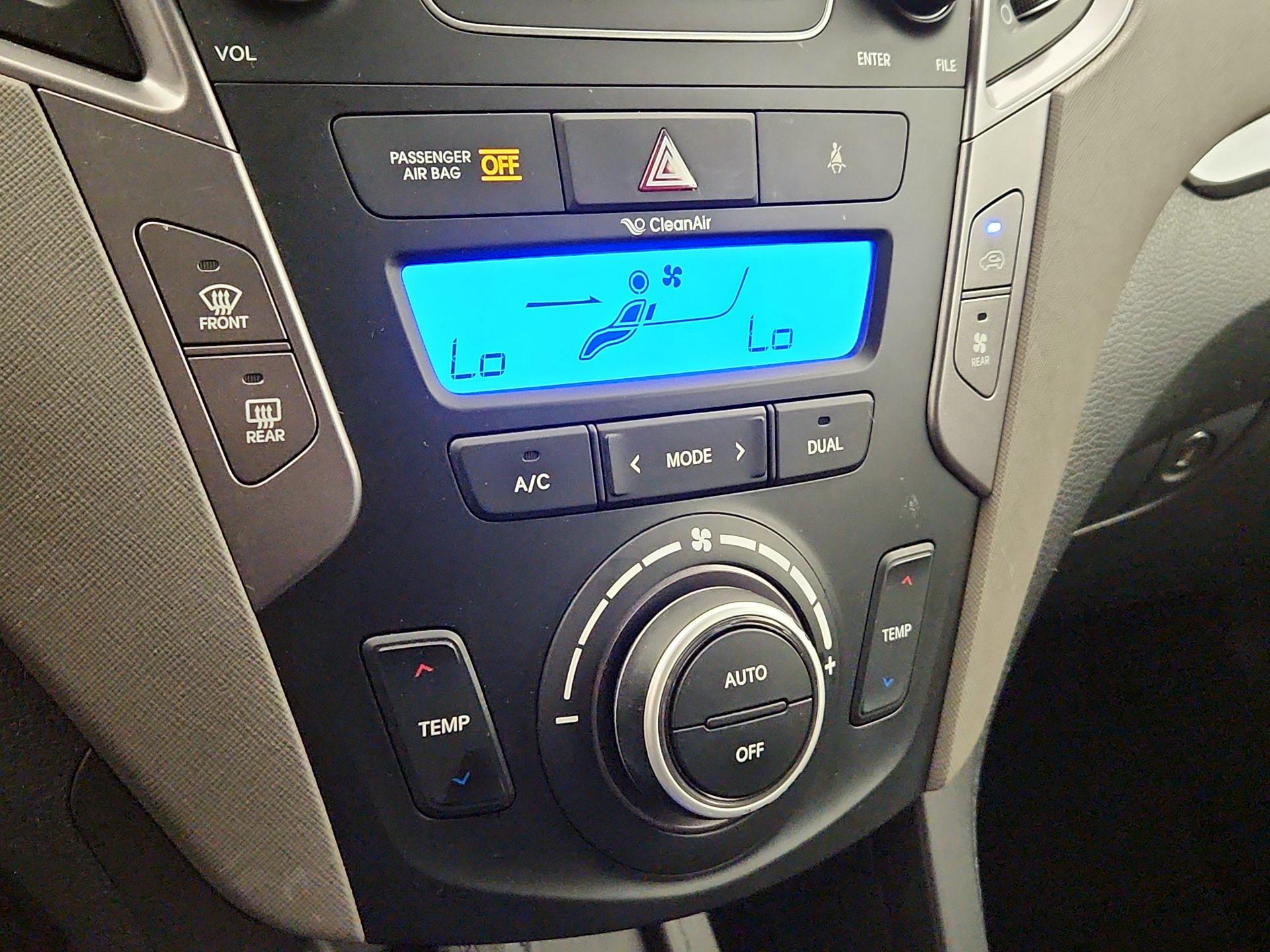 Thumbnail: 2016 Hyundai Santa Fe - 16