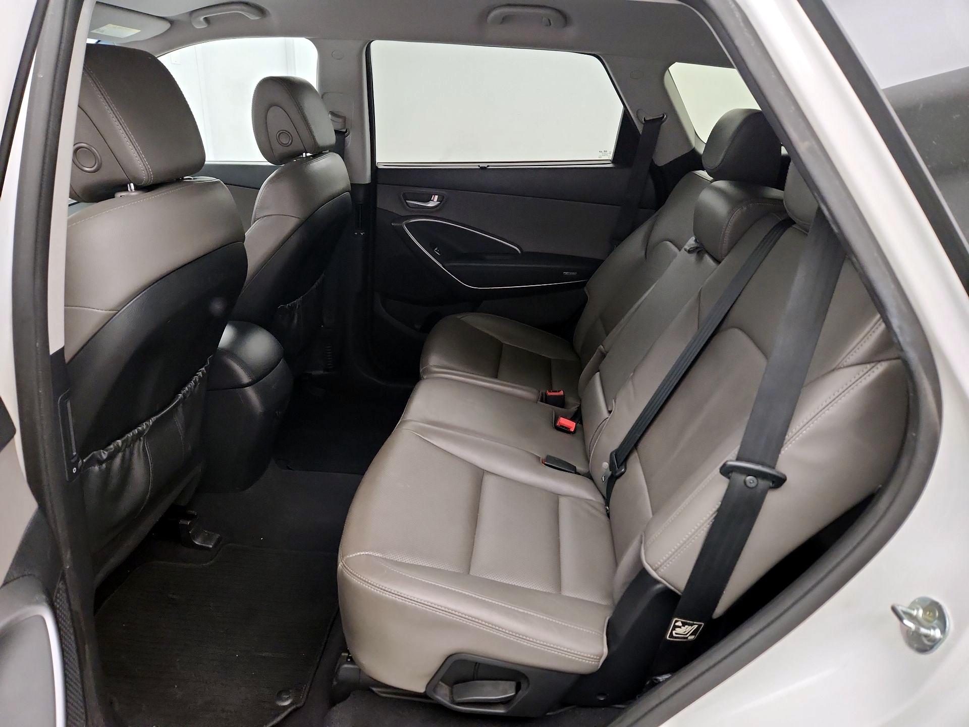 Thumbnail: 2016 Hyundai Santa Fe - 18