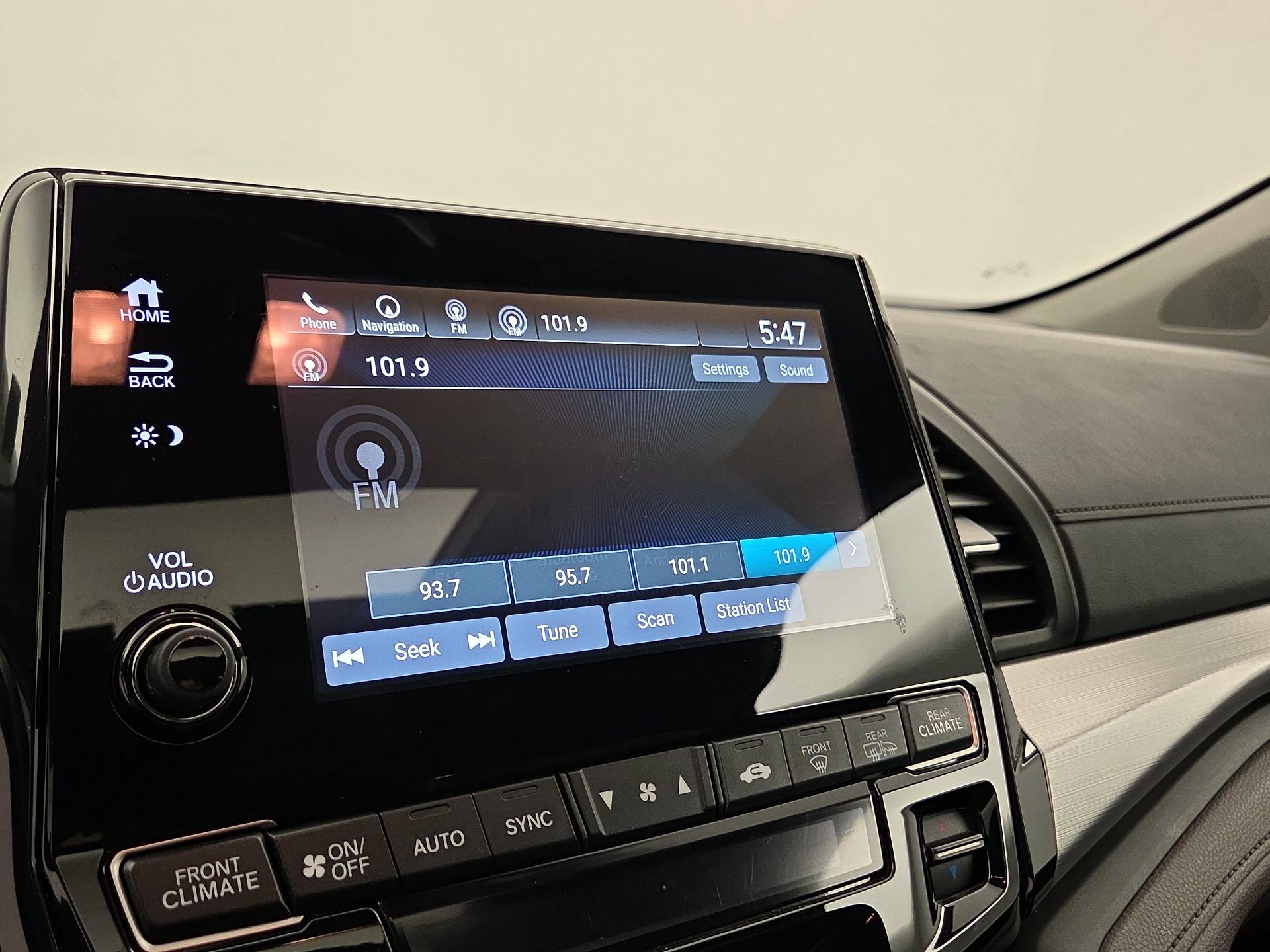 Thumbnail: 2019 Honda Odyssey - 16
