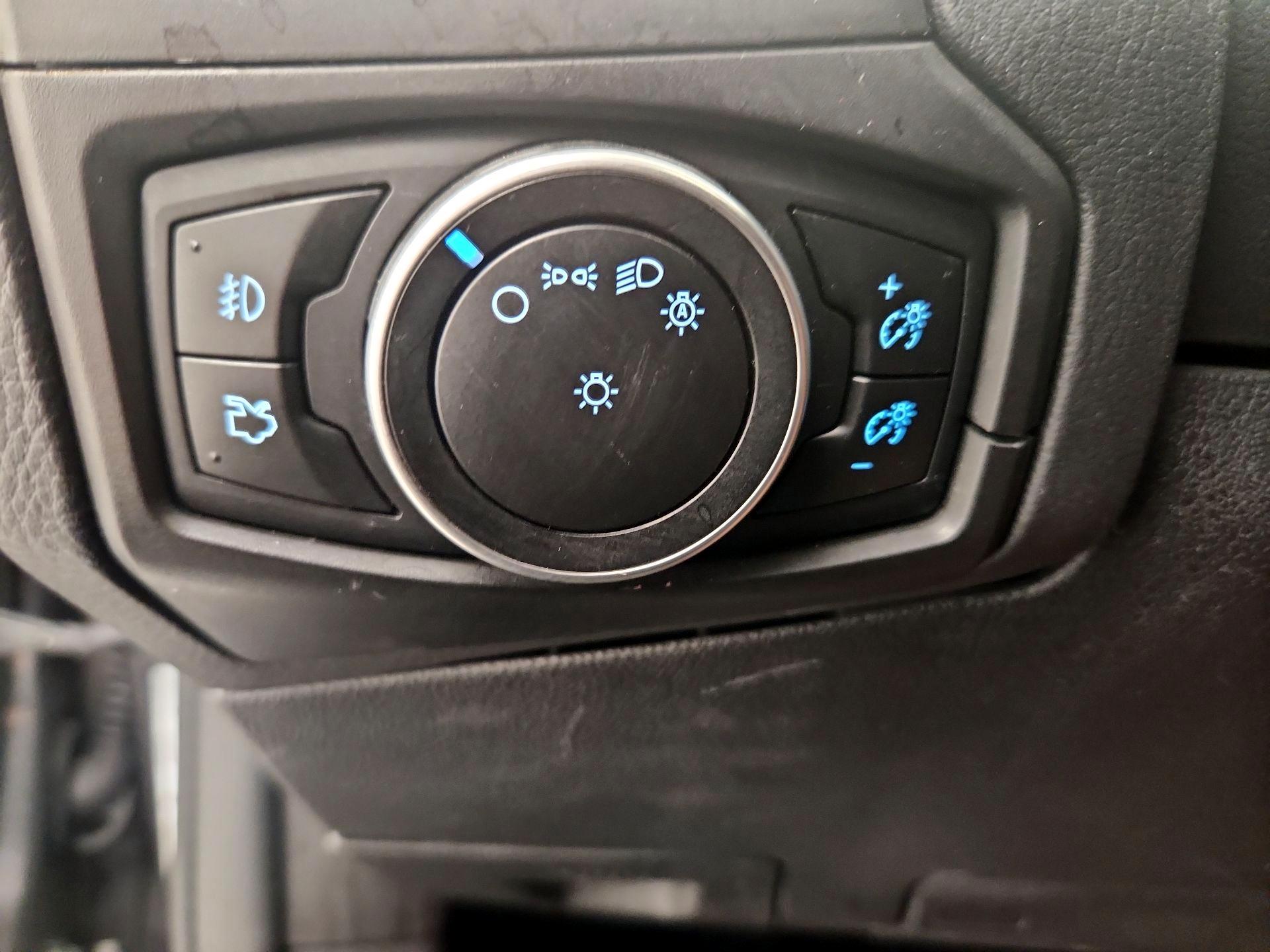 Thumbnail: 2016 Ford Focus - 13