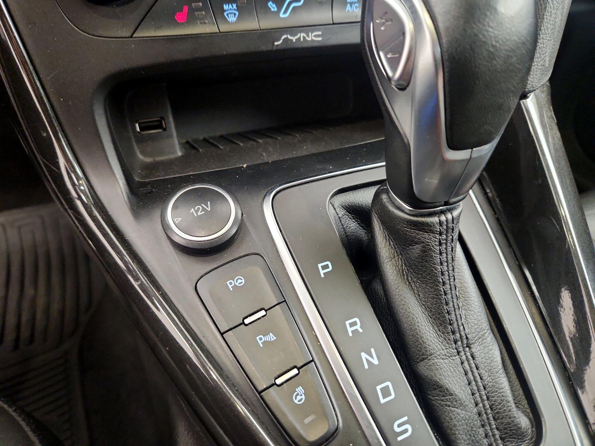 Thumbnail: 2016 Ford Focus - 19