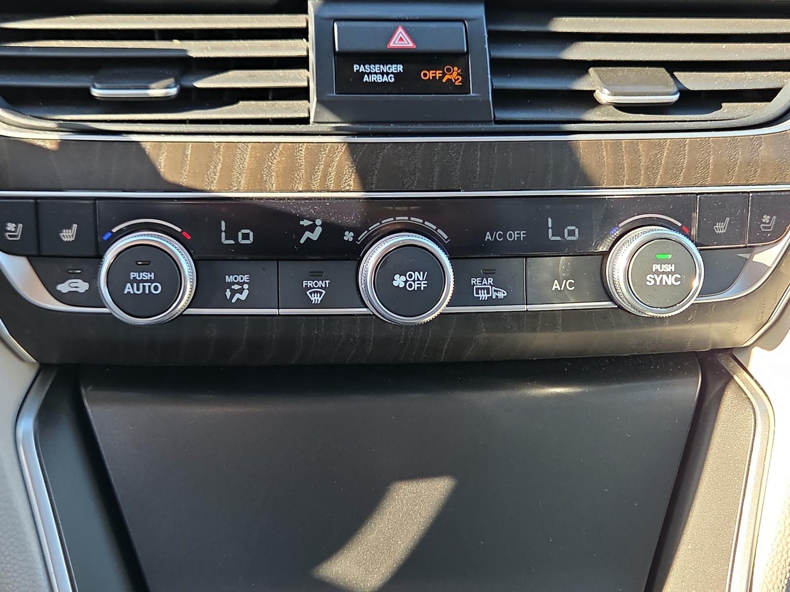 2020 Honda Accord Hybrid Touring - Photo 17