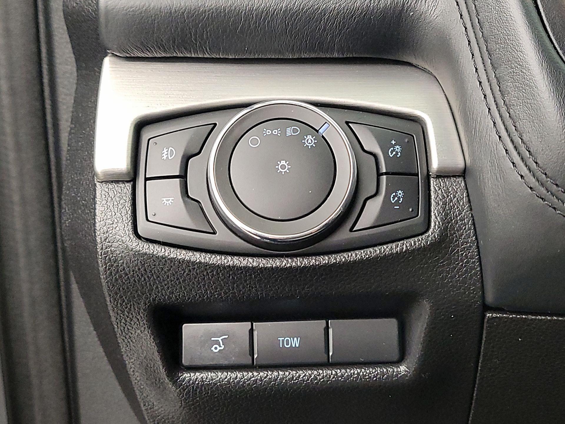 Thumbnail: 2017 Ford Explorer - 13