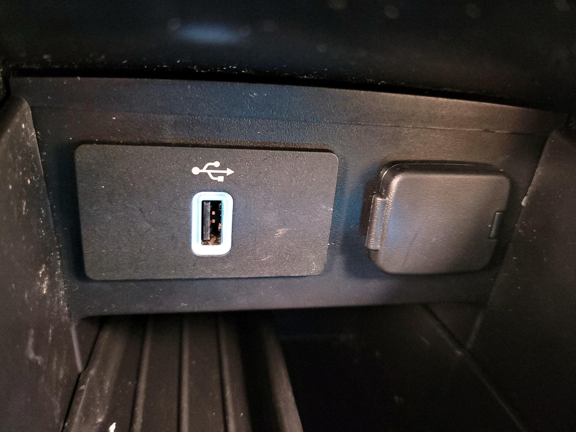 Thumbnail: 2017 Ford Explorer - 19