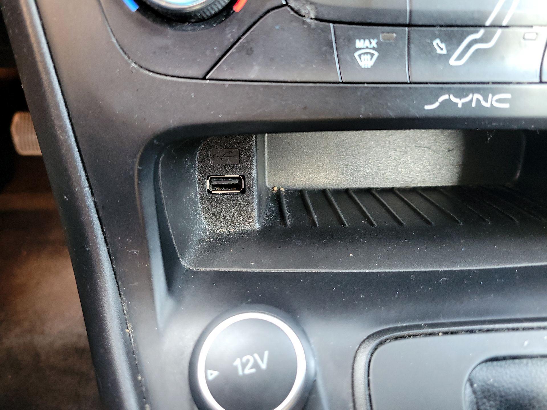 Thumbnail: 2017 Ford Focus - 18