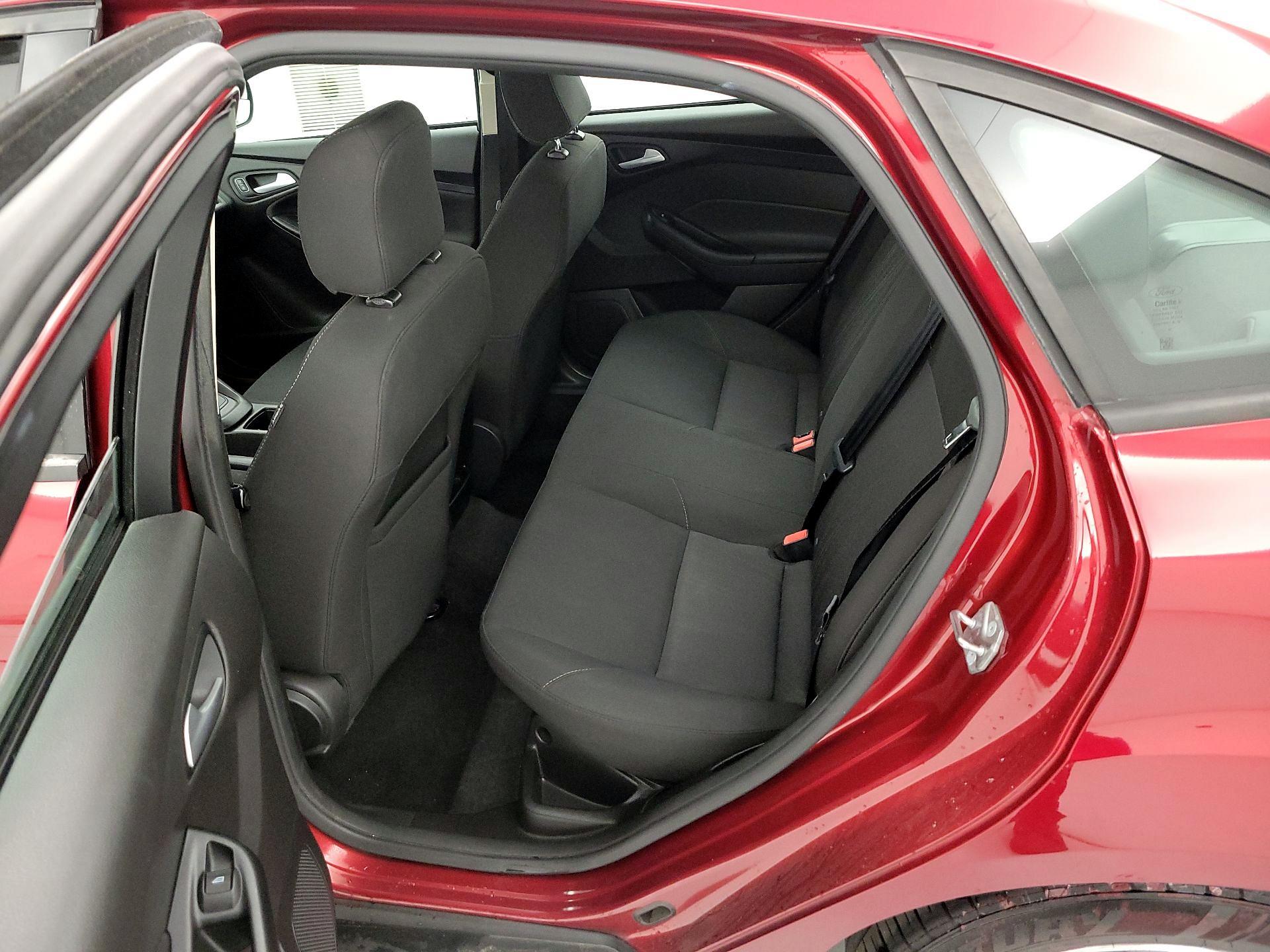 Thumbnail: 2017 Ford Focus - 19