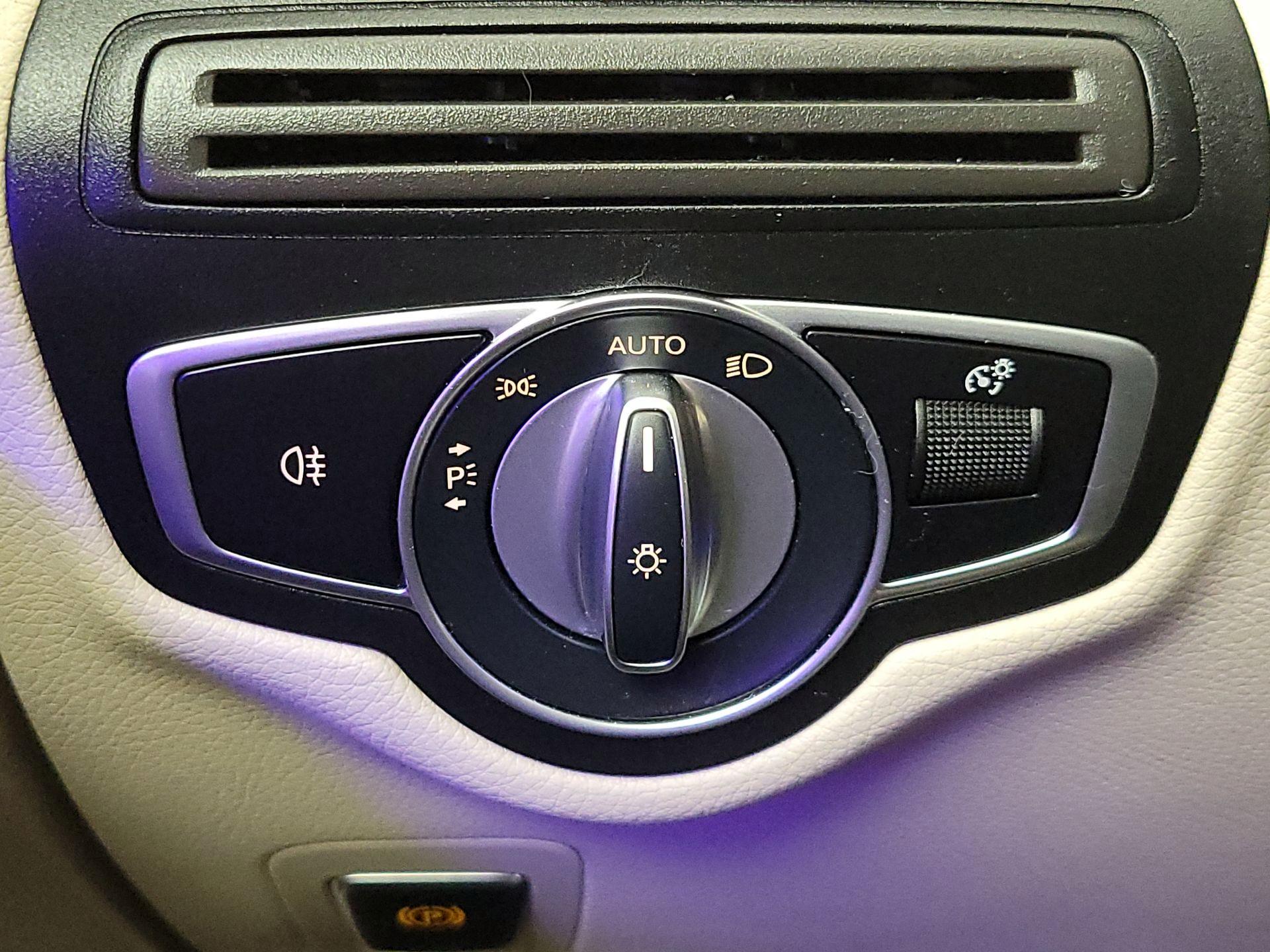 Thumbnail: 2022 Mercedes-Benz GLC - 13