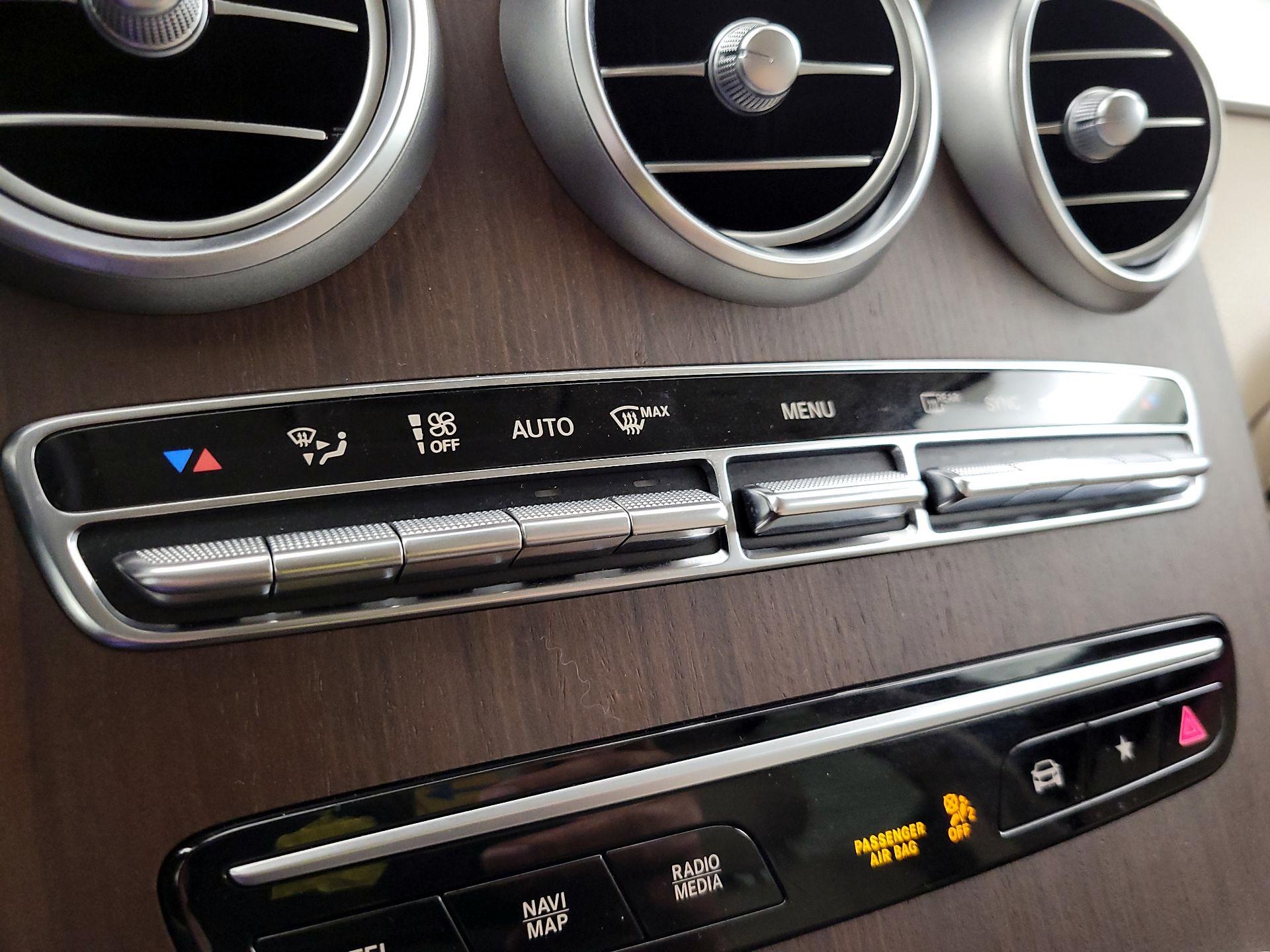 Thumbnail: 2022 Mercedes-Benz GLC - 16