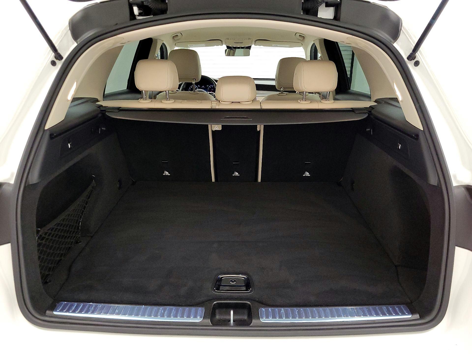 Thumbnail: 2022 Mercedes-Benz GLC - 19