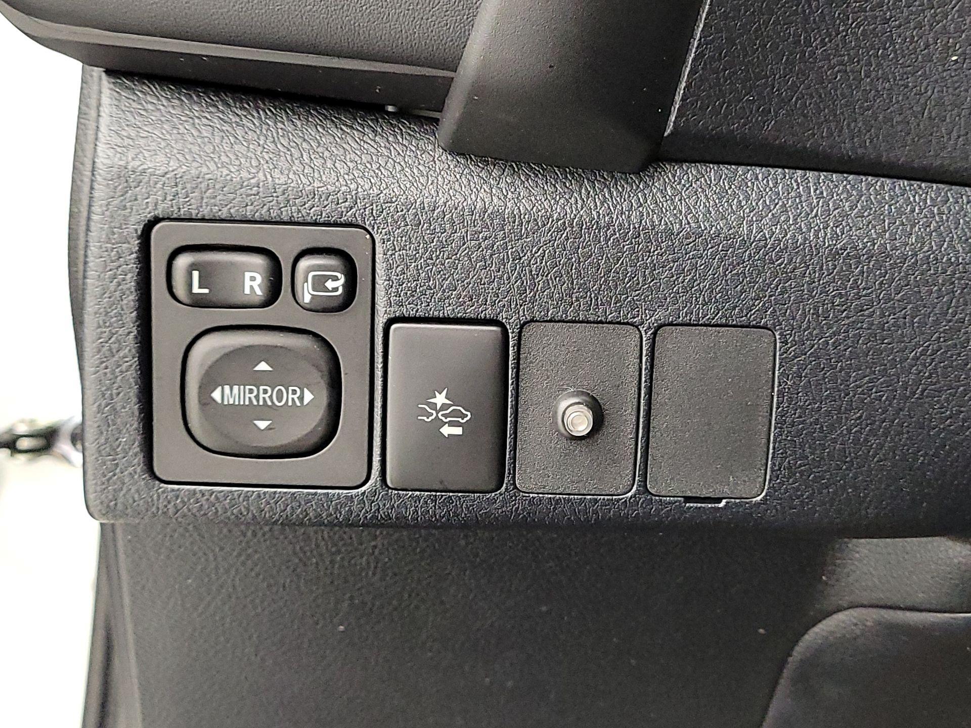 Thumbnail: 2018 Toyota Corolla iM - 13