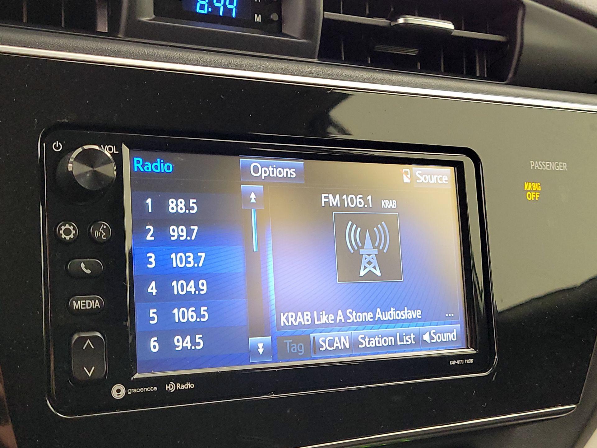 Thumbnail: 2018 Toyota Corolla iM - 15