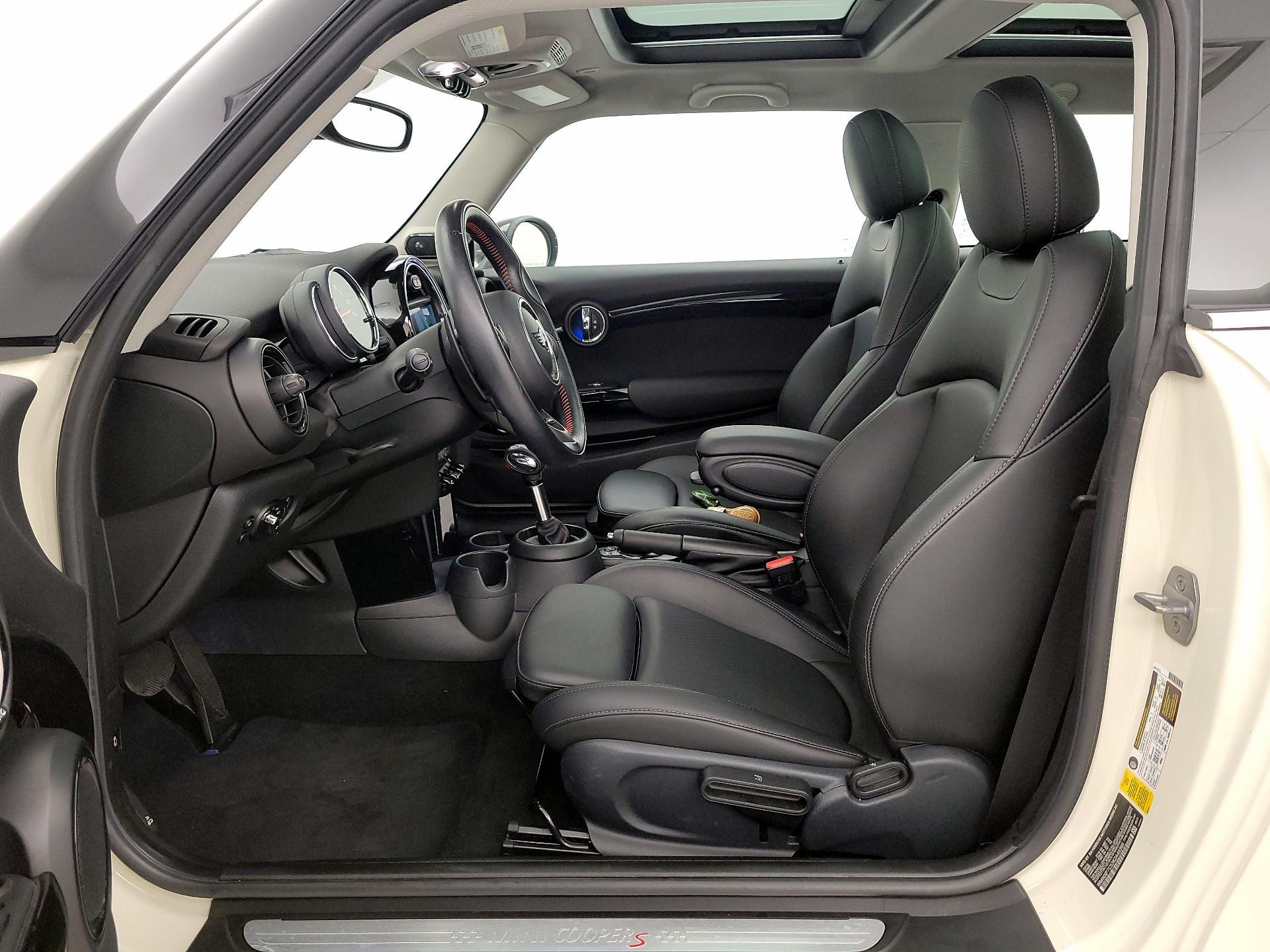 Thumbnail: 2019 MINI Cooper Hardtop - 11