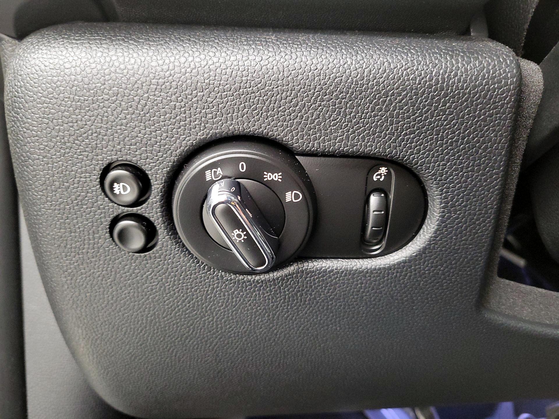 Thumbnail: 2019 MINI Cooper Hardtop - 13