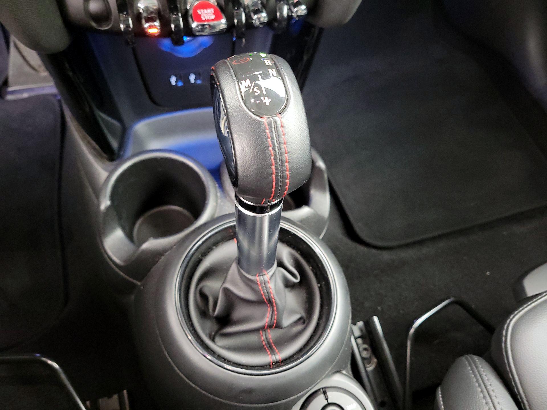 Thumbnail: 2019 MINI Cooper Hardtop - 17