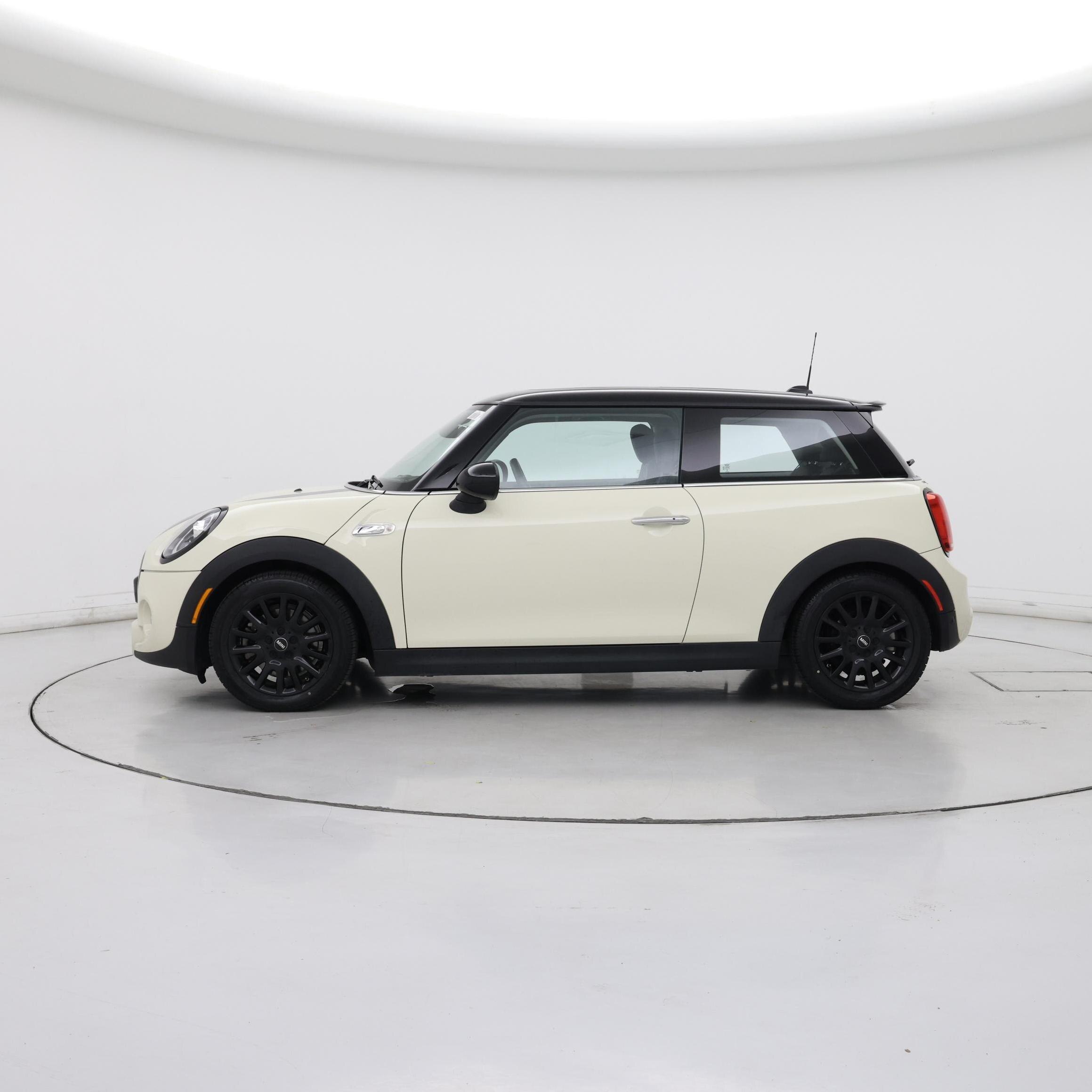 Thumbnail: 2019 MINI Cooper Hardtop - 3