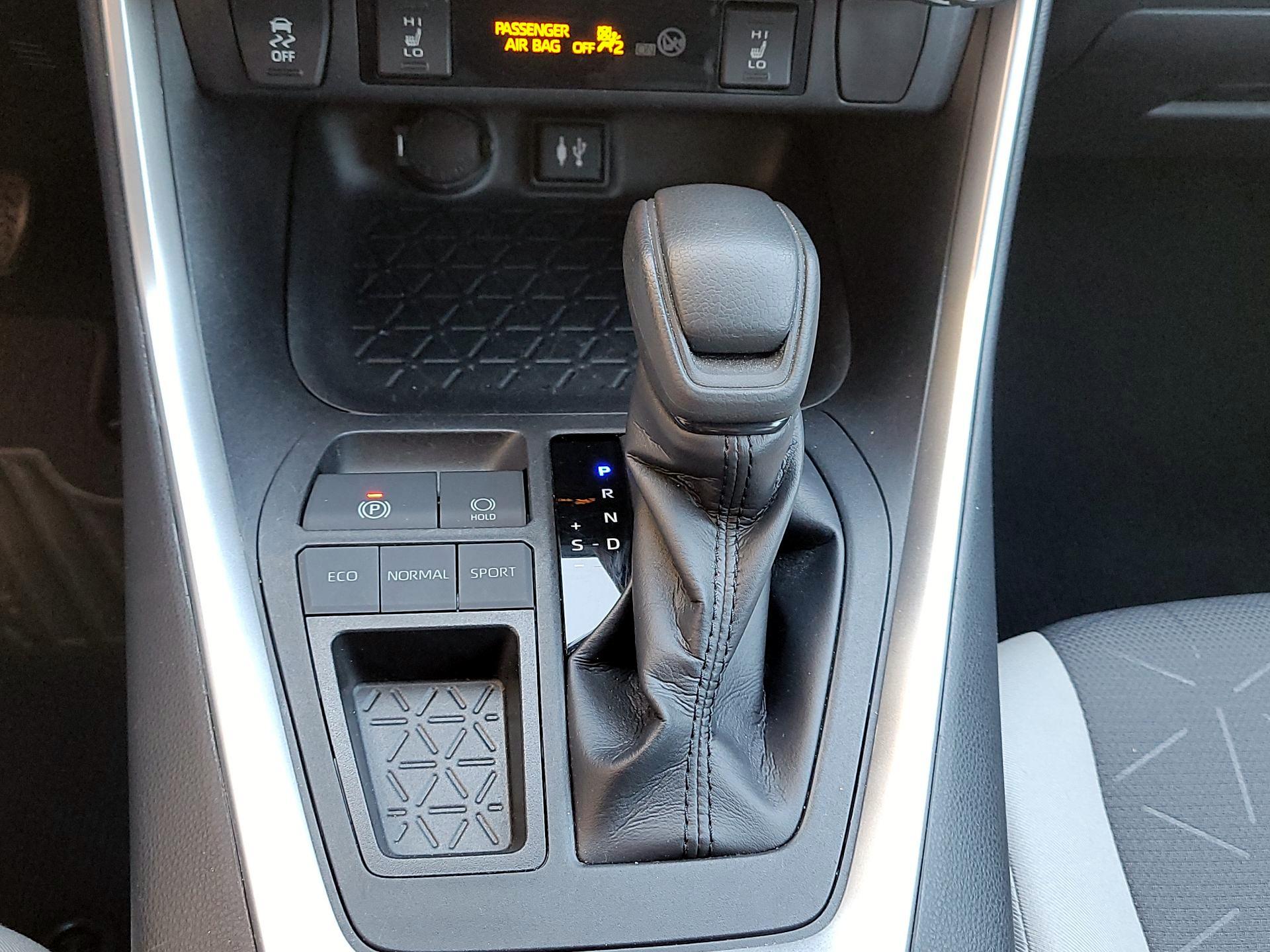 Thumbnail: 2019 Toyota RAV4 - 17