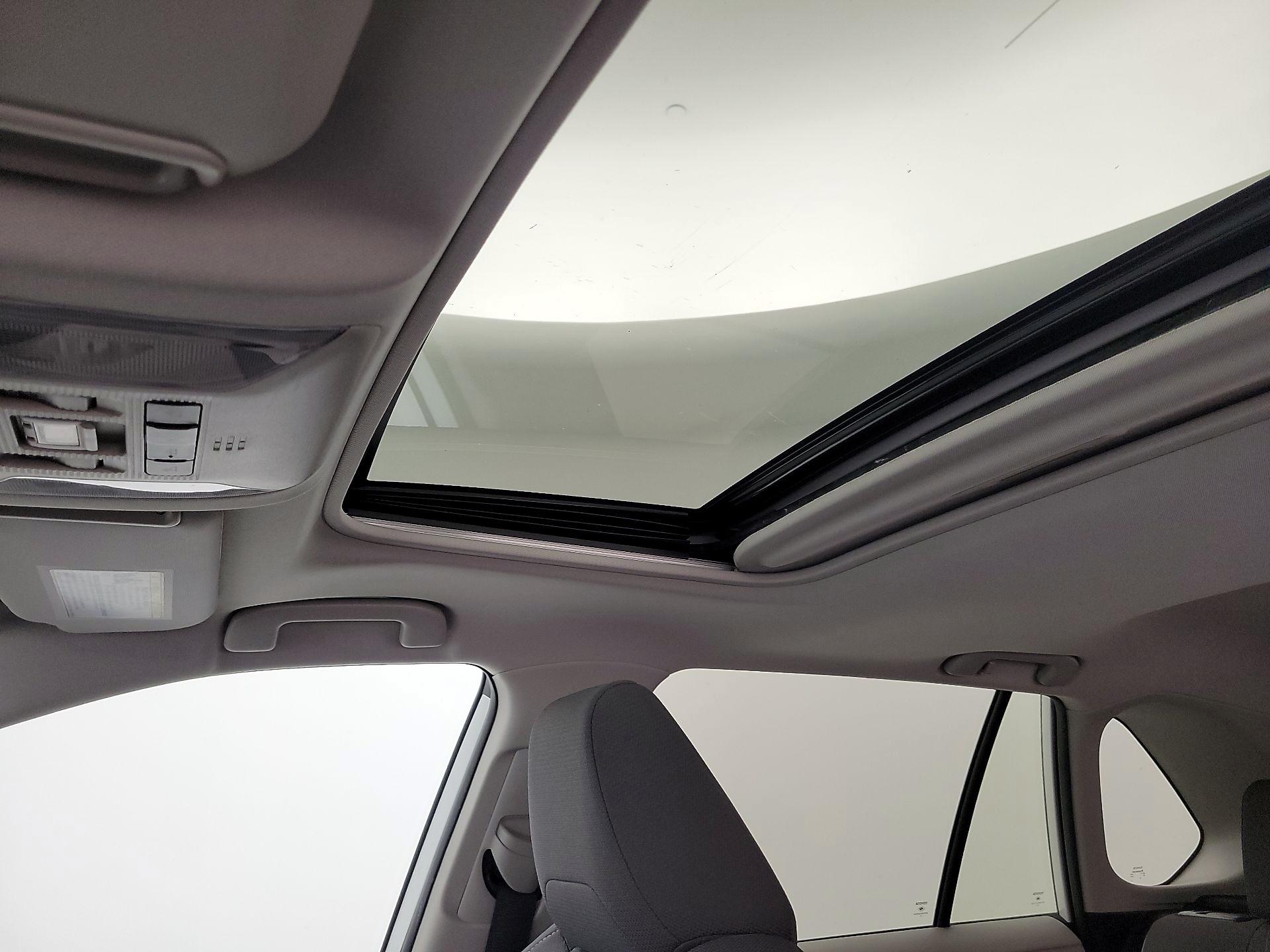 Thumbnail: 2019 Toyota RAV4 - 19