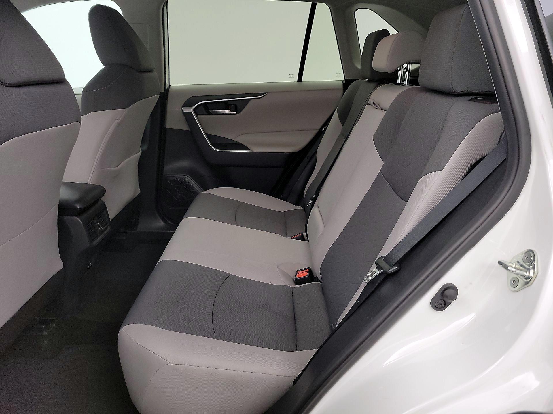 Thumbnail: 2019 Toyota RAV4 - 20