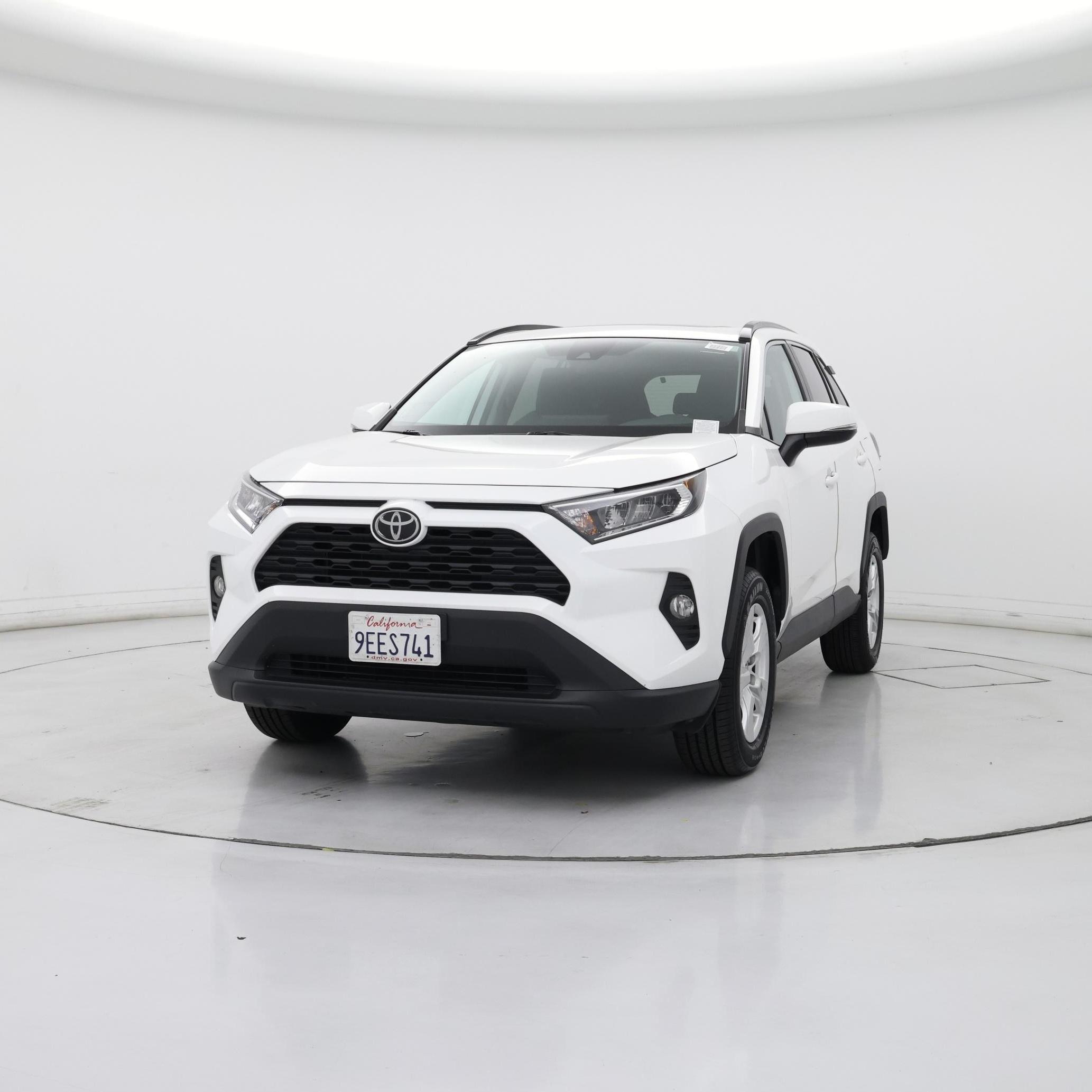Thumbnail: 2019 Toyota RAV4 - 4