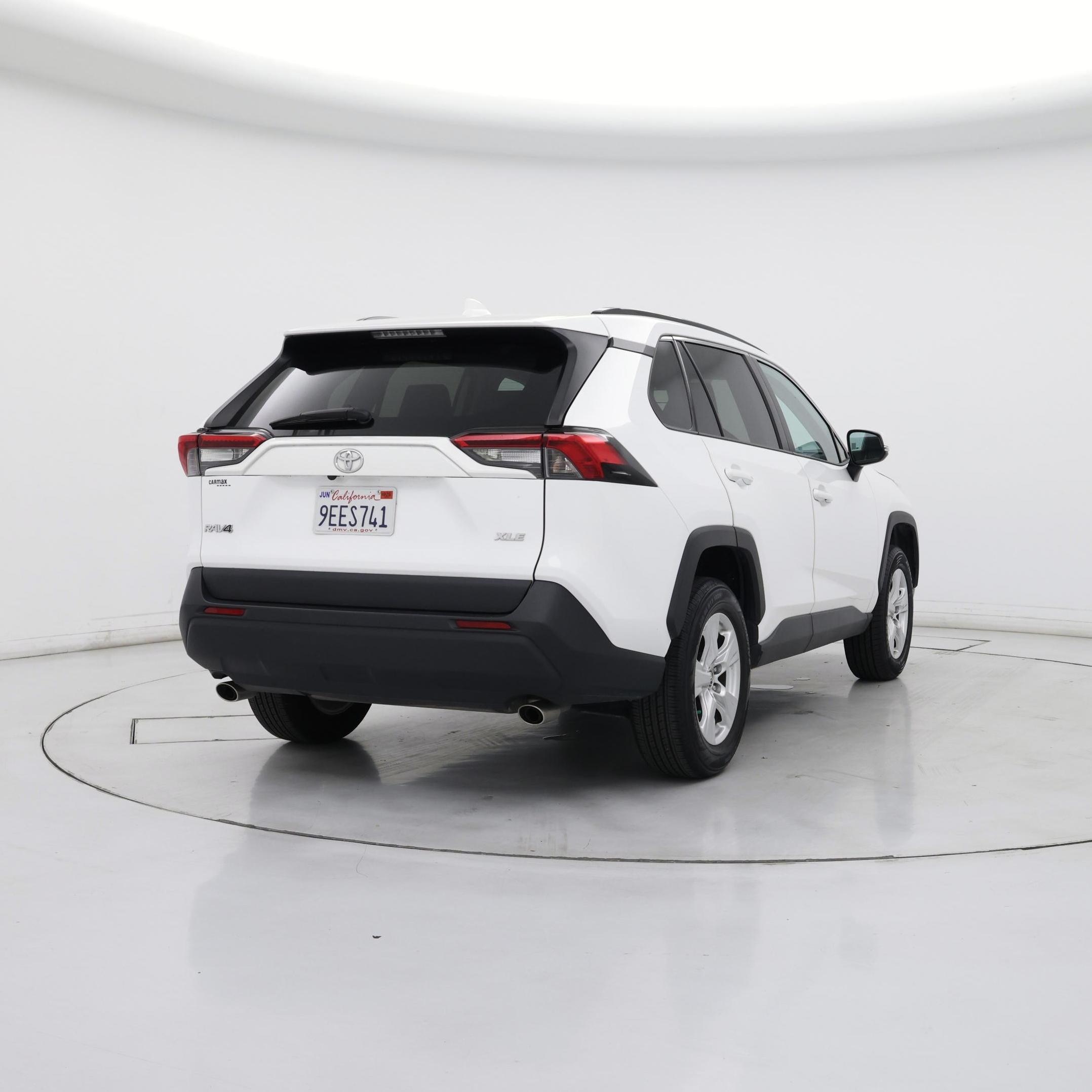 Thumbnail: 2019 Toyota RAV4 - 8