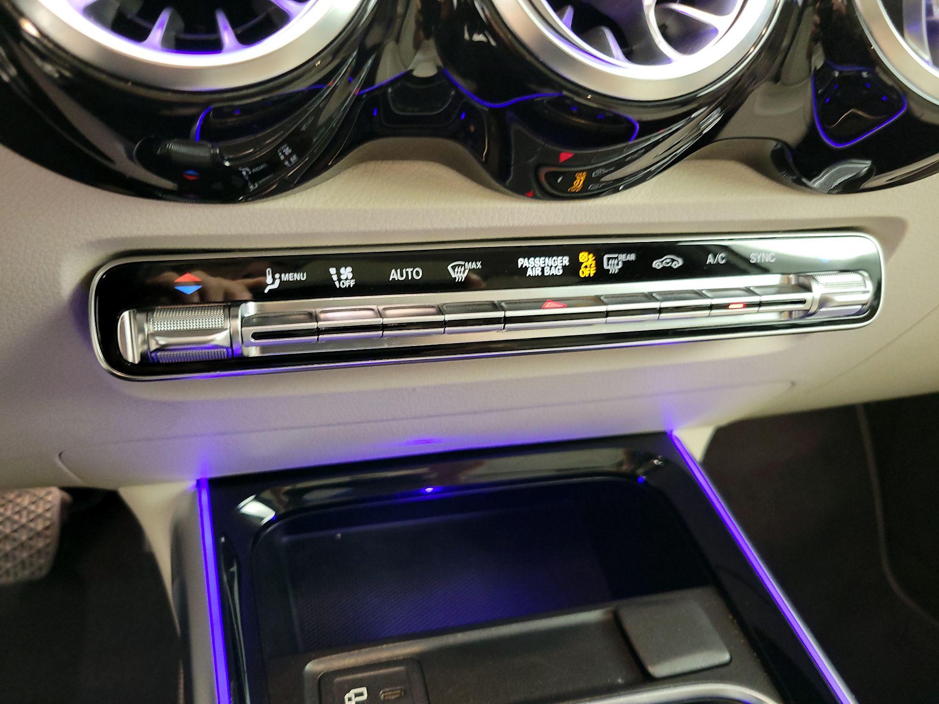 Thumbnail: 2022 Mercedes-Benz GLB - 17