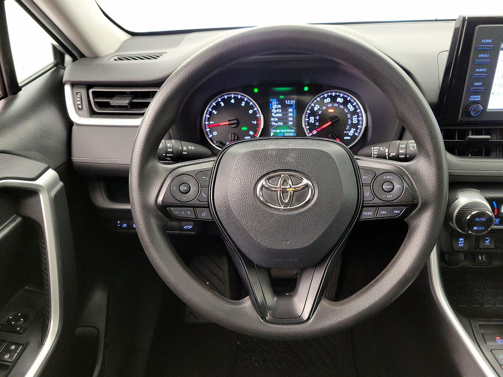 Thumbnail: 2019 Toyota RAV4 - 10