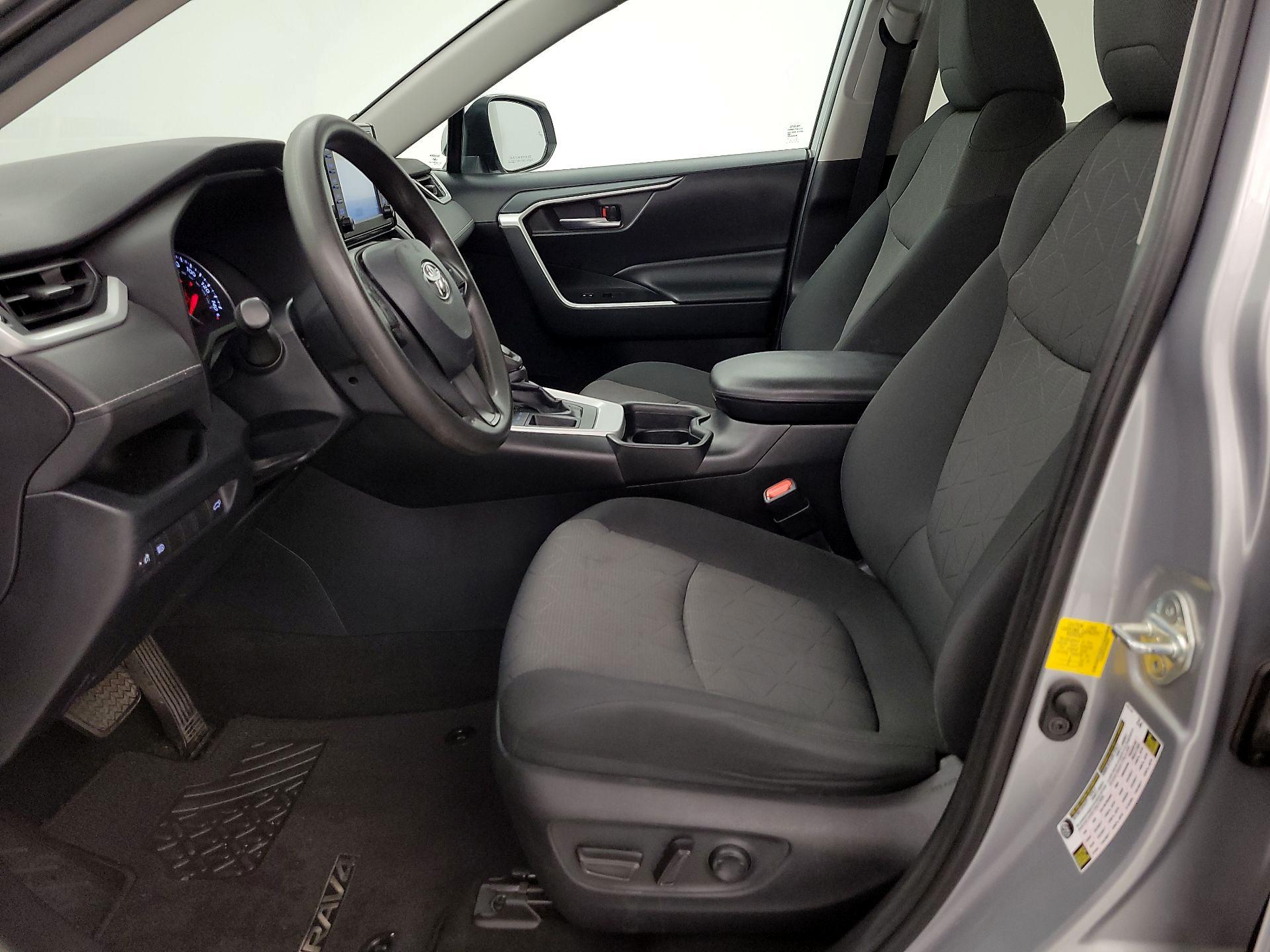 Thumbnail: 2019 Toyota RAV4 - 11