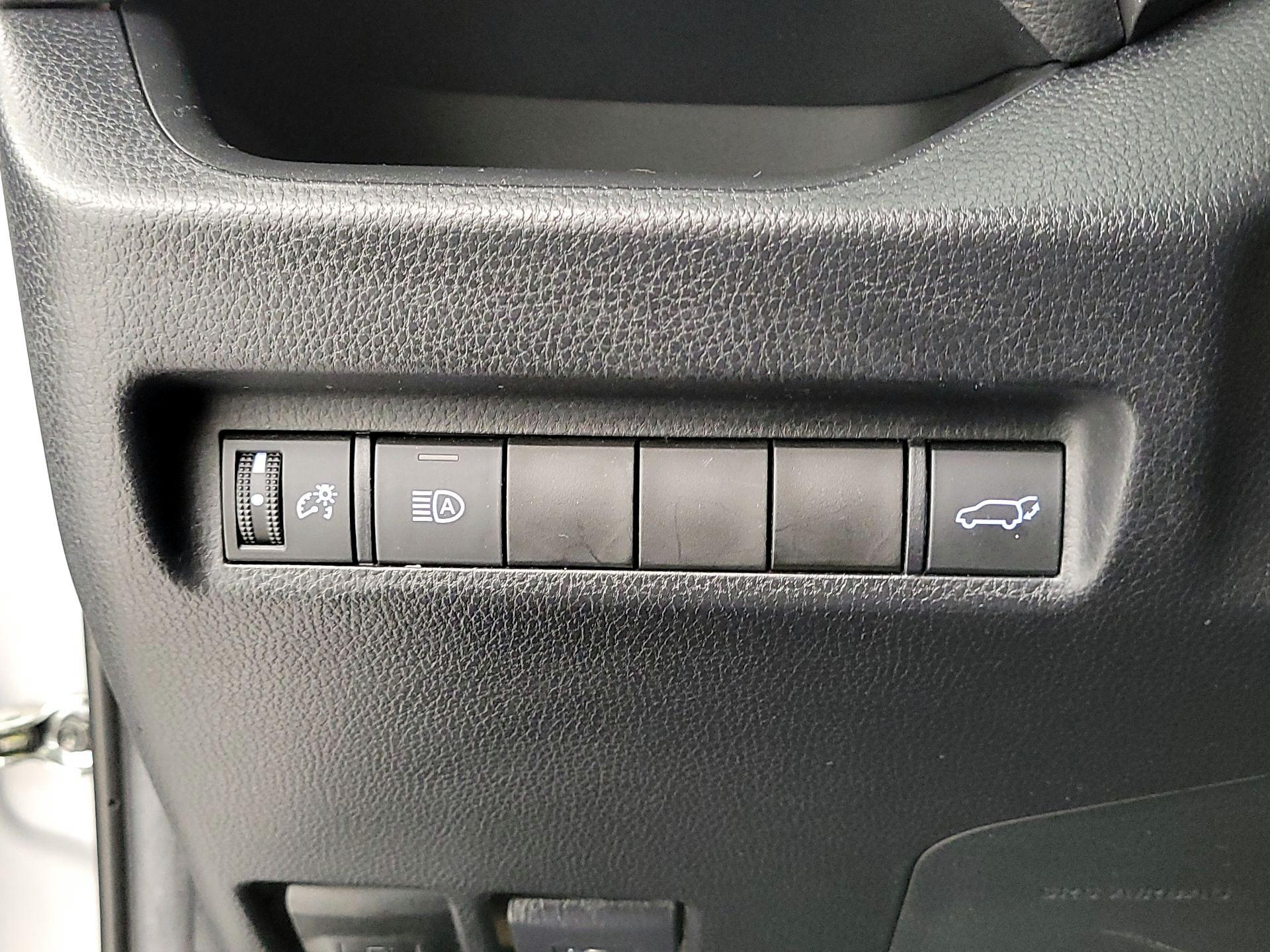 Thumbnail: 2019 Toyota RAV4 - 13