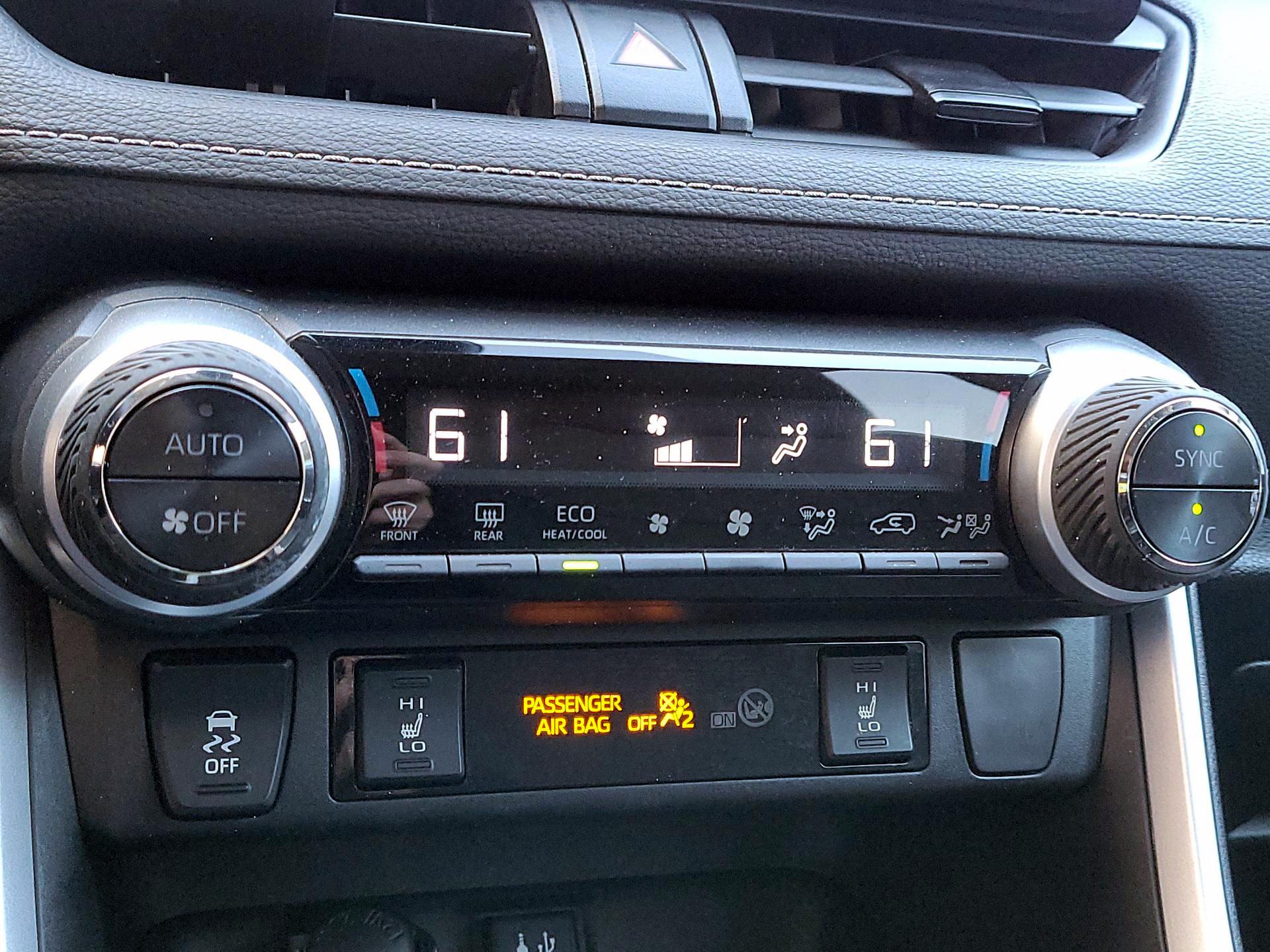 Thumbnail: 2019 Toyota RAV4 - 16