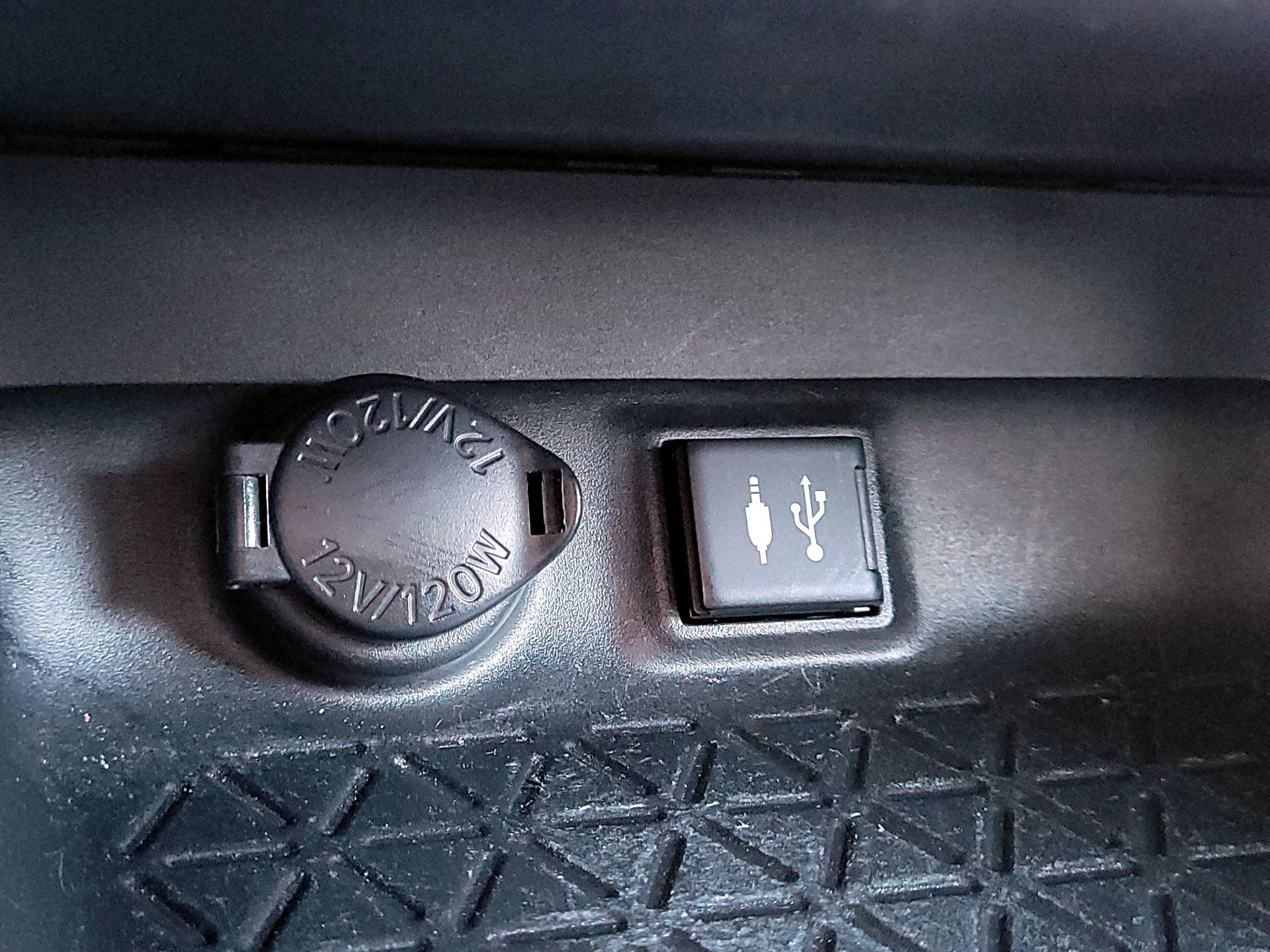 Thumbnail: 2019 Toyota RAV4 - 18