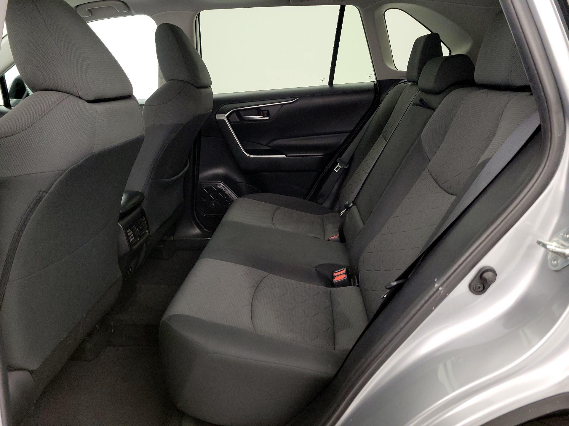 Thumbnail: 2019 Toyota RAV4 - 20