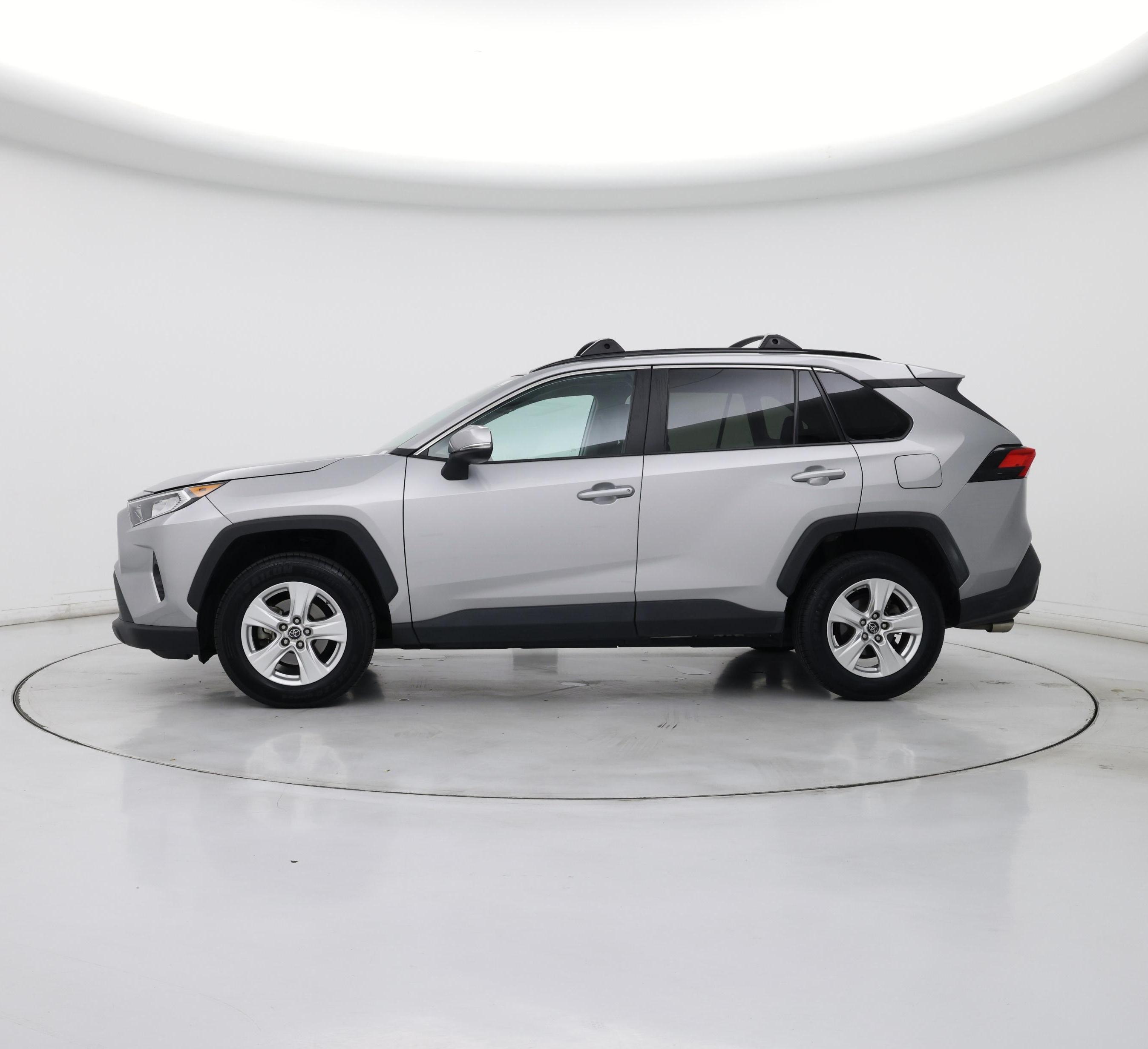 Thumbnail: 2019 Toyota RAV4 - 3