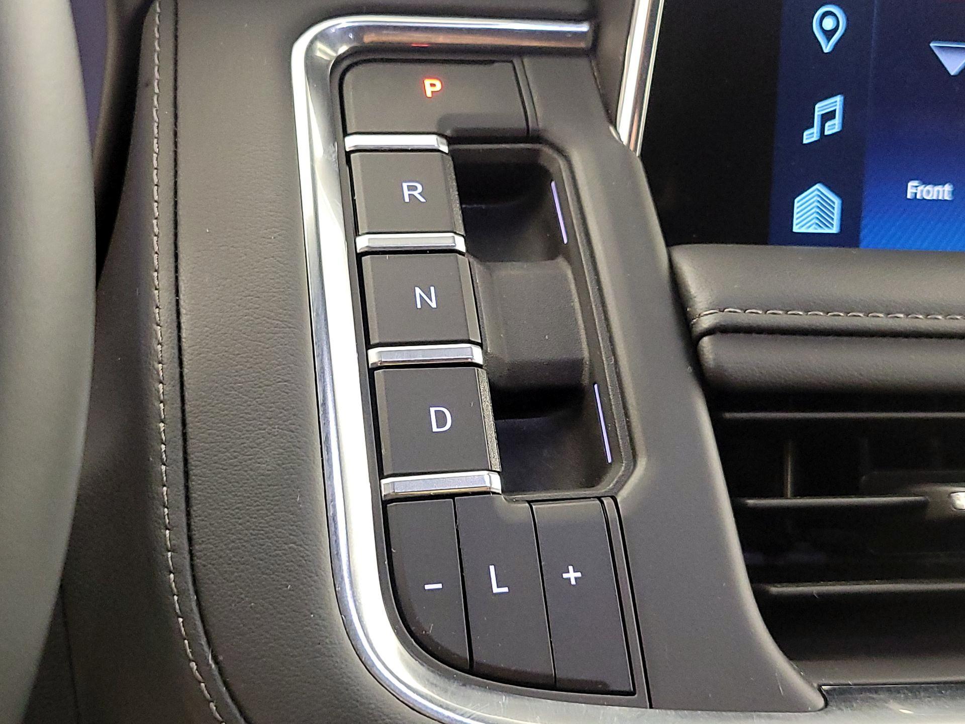 Thumbnail: 2023 Chevrolet Tahoe - 17