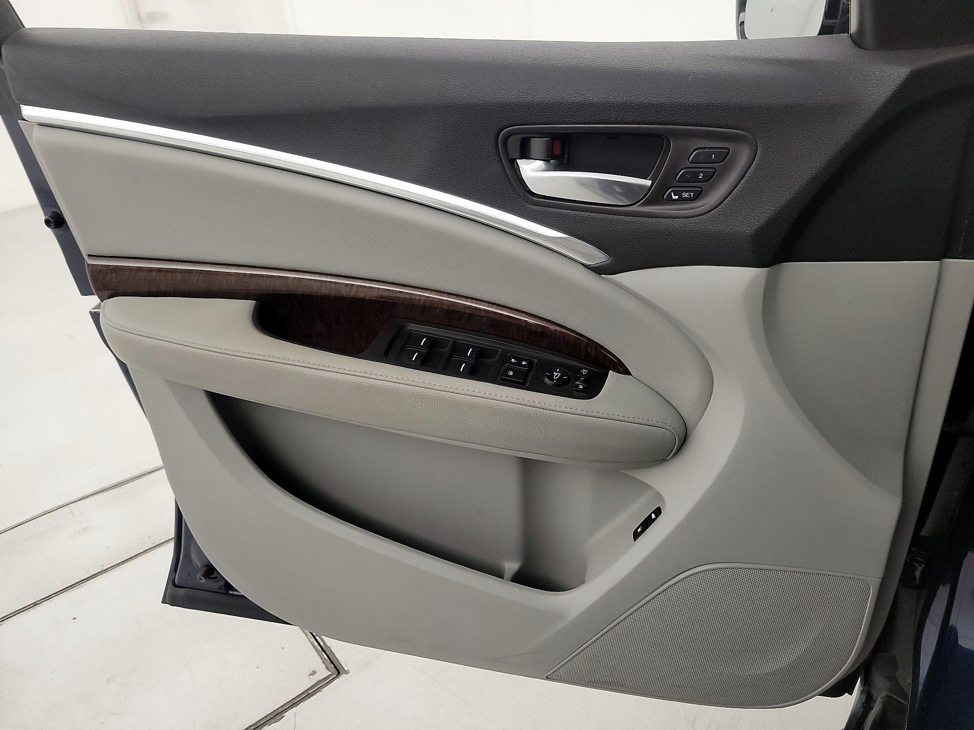 Thumbnail: 2017 Acura MDX - 12